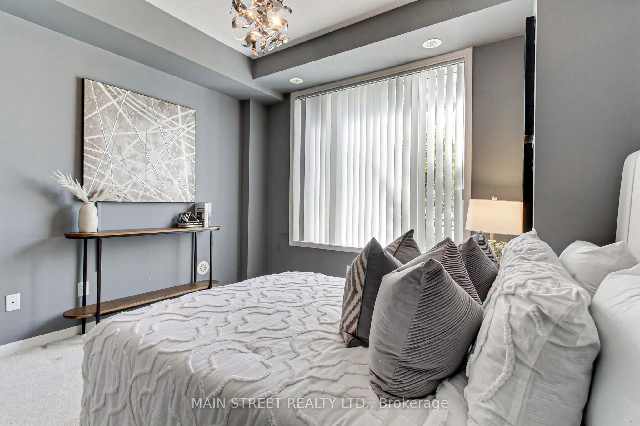 15949 Bayview Avenue