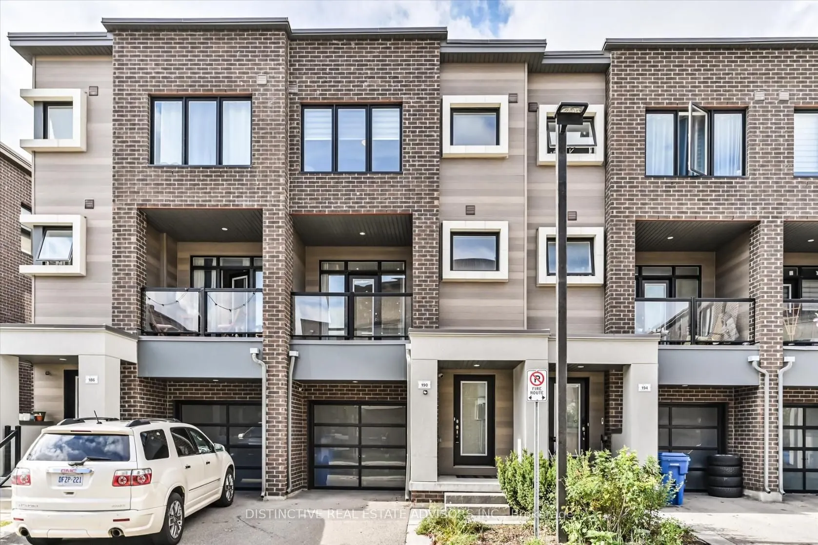 190 Moneypenny Place