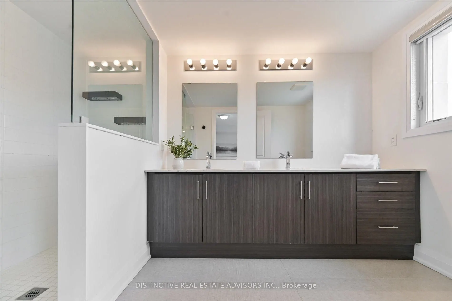 190 Moneypenny Place