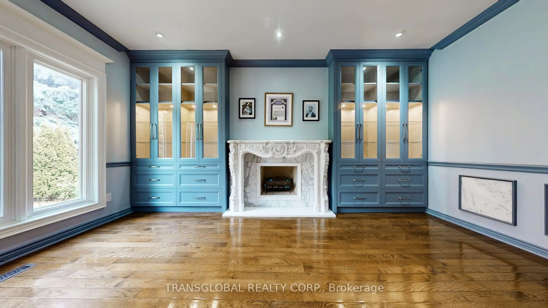 458 Beverley Glen Boulevard