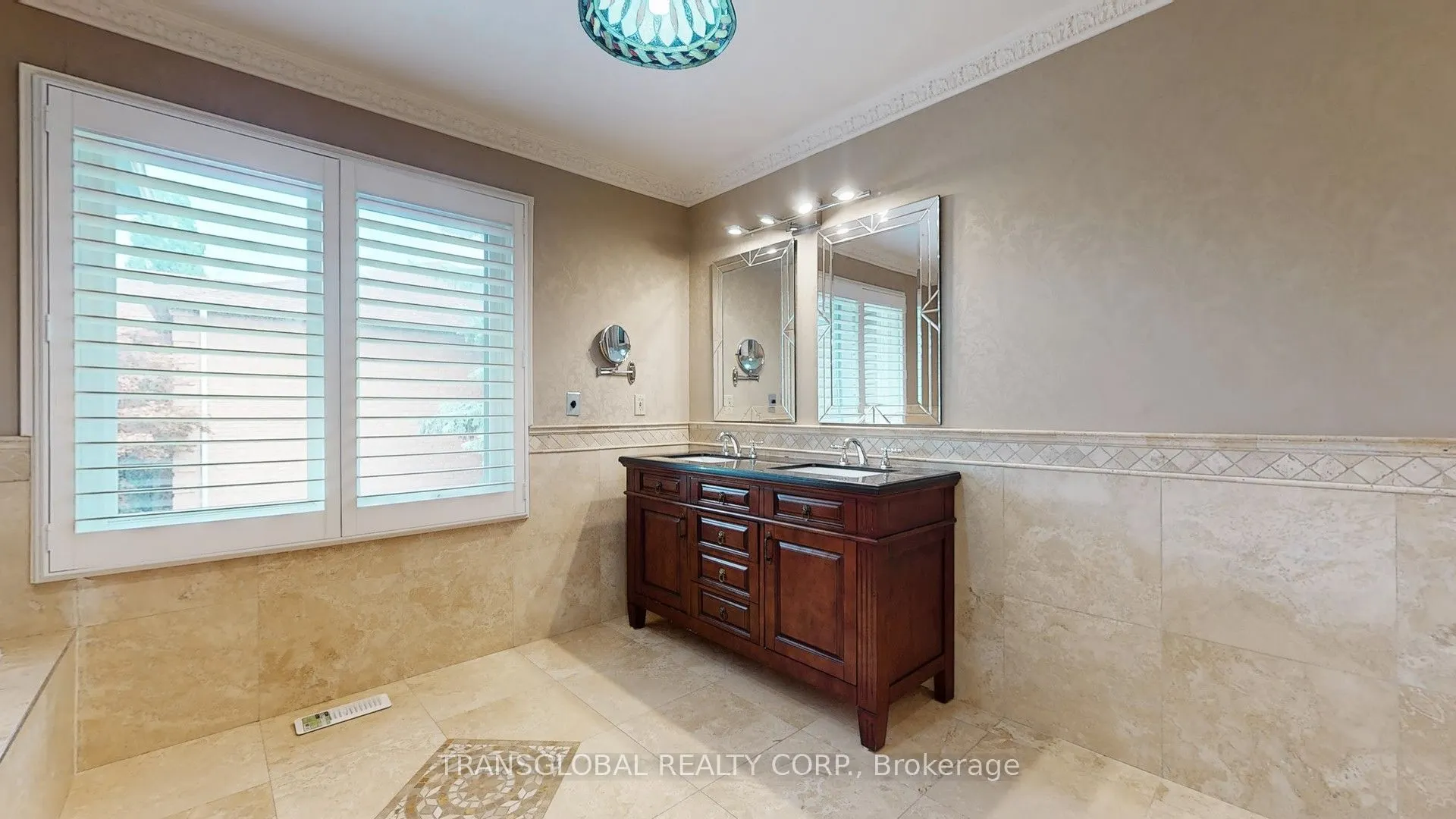 458 Beverley Glen Boulevard