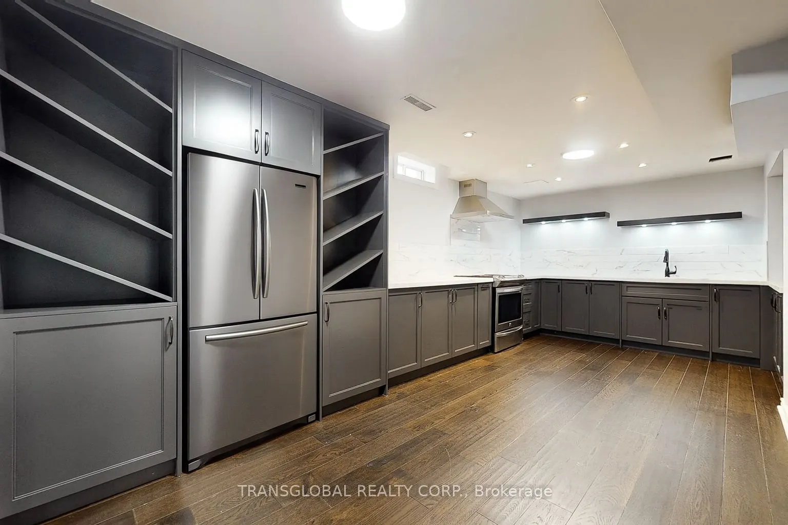 458 Beverley Glen Boulevard