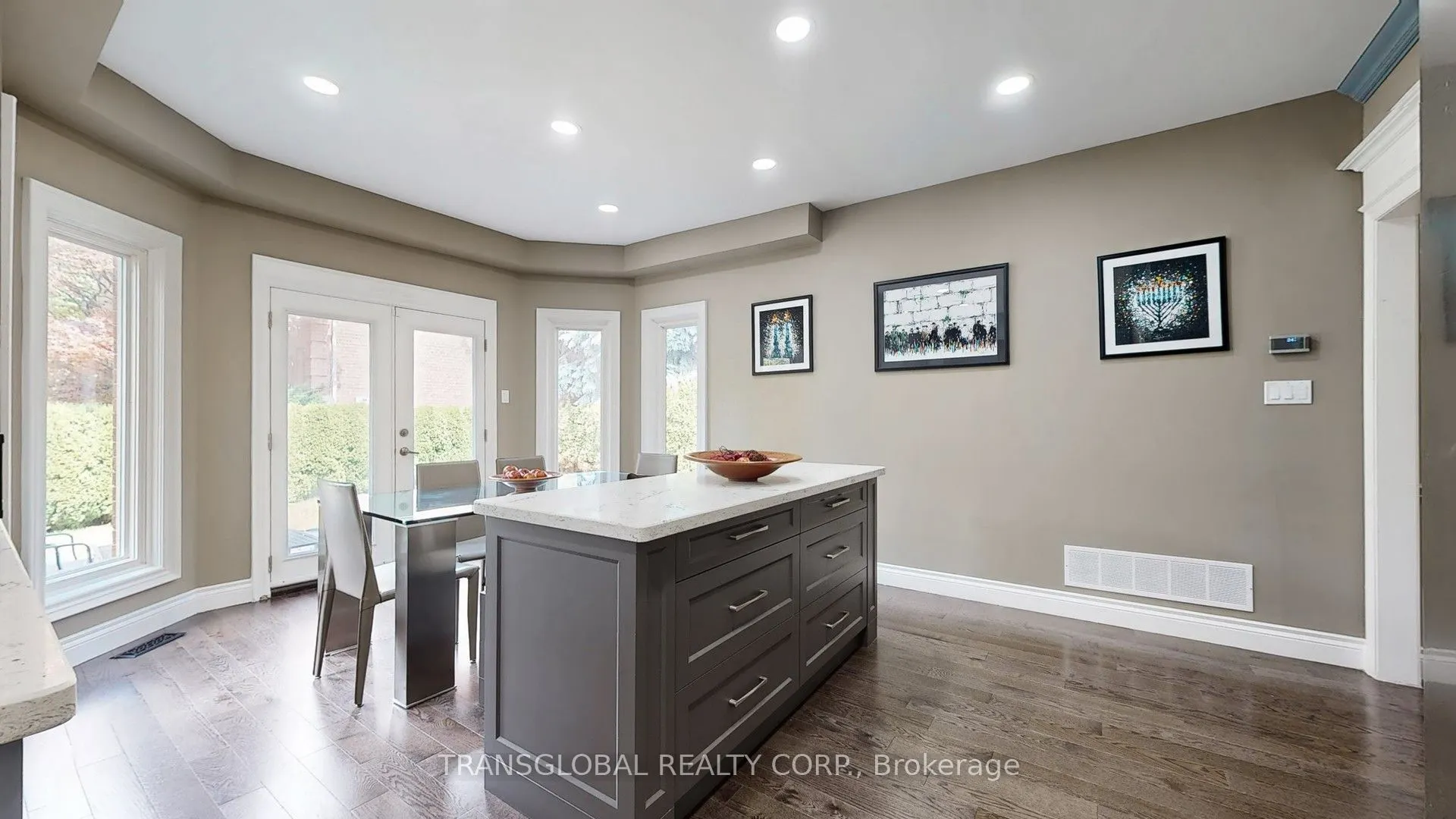 458 Beverley Glen Boulevard