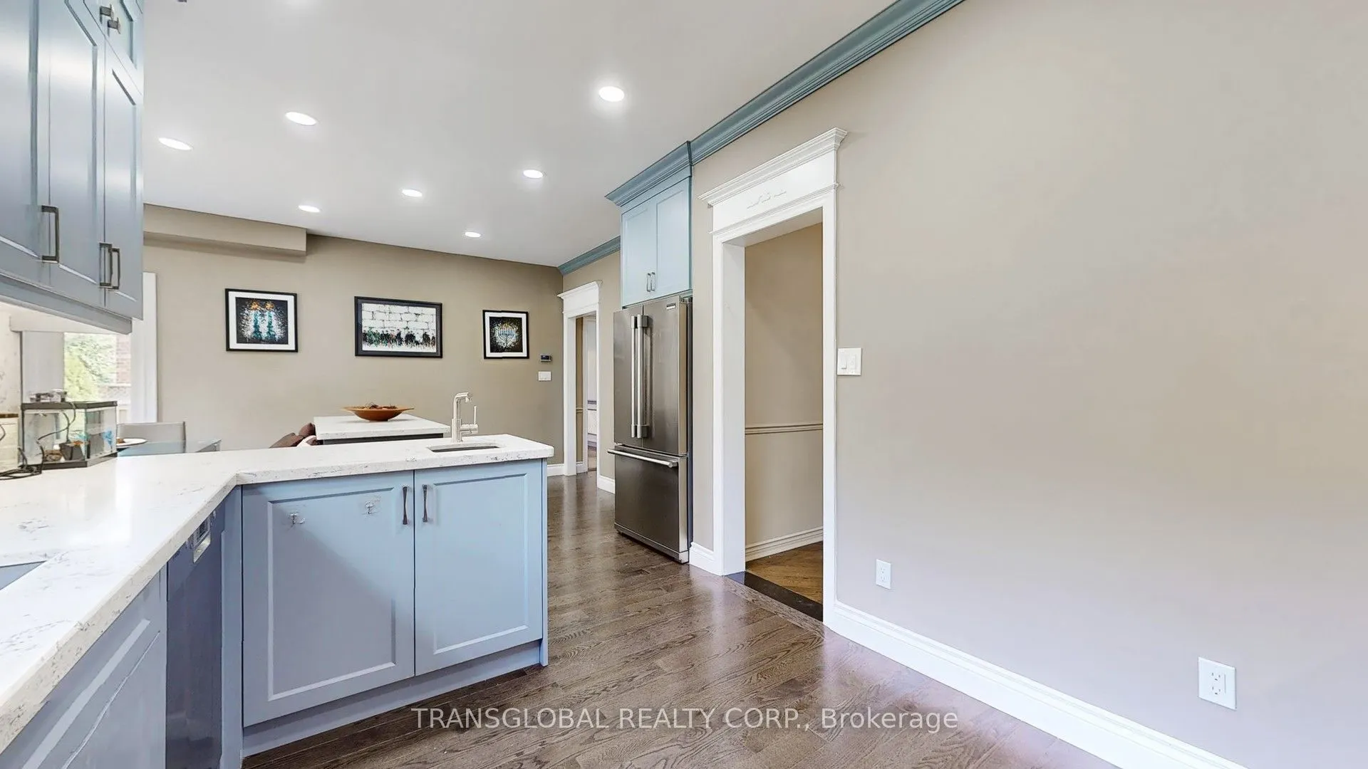 458 Beverley Glen Boulevard