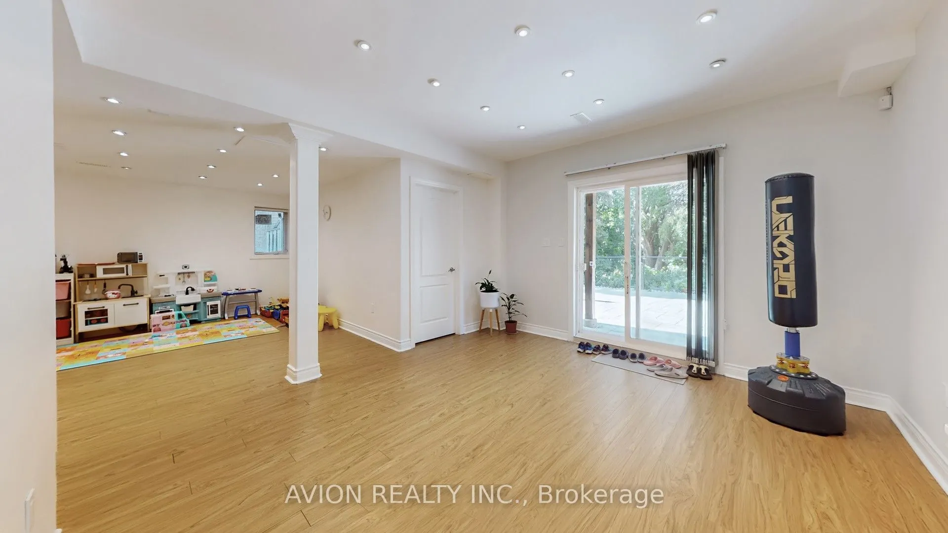 35 Old Orchard Crescent