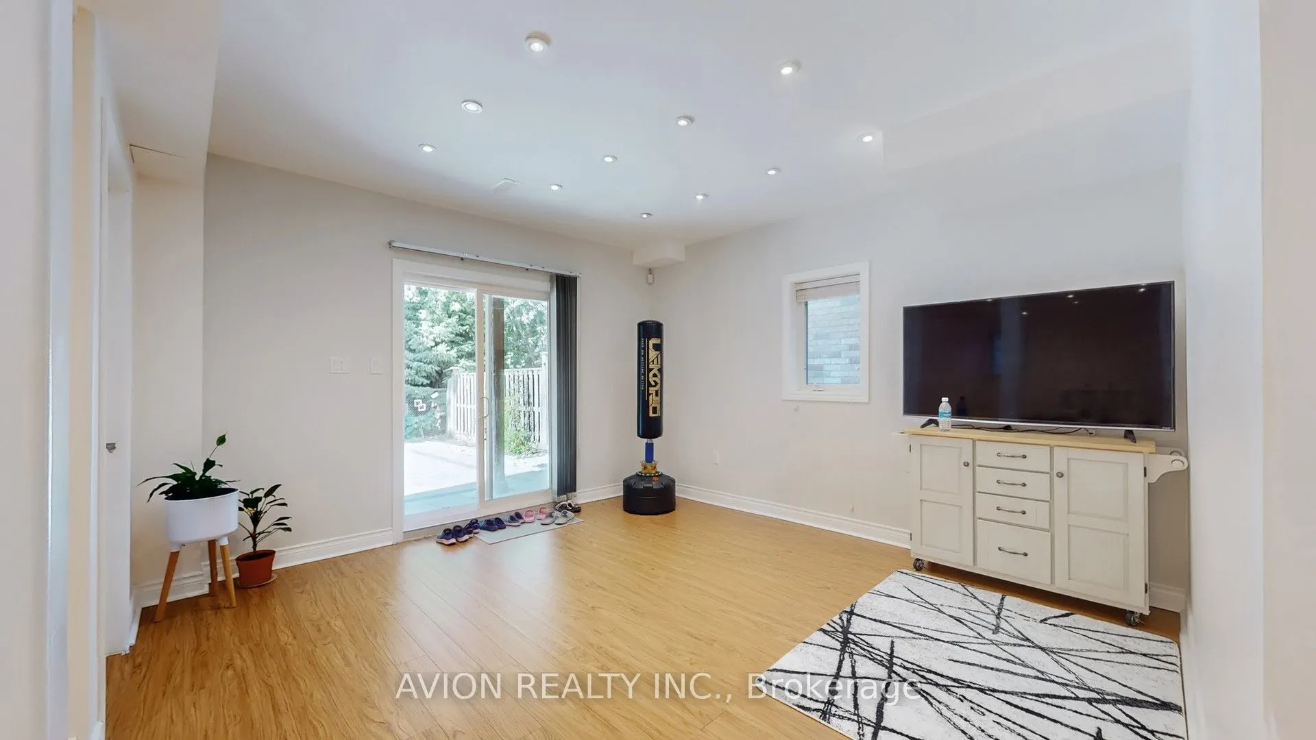 35 Old Orchard Crescent