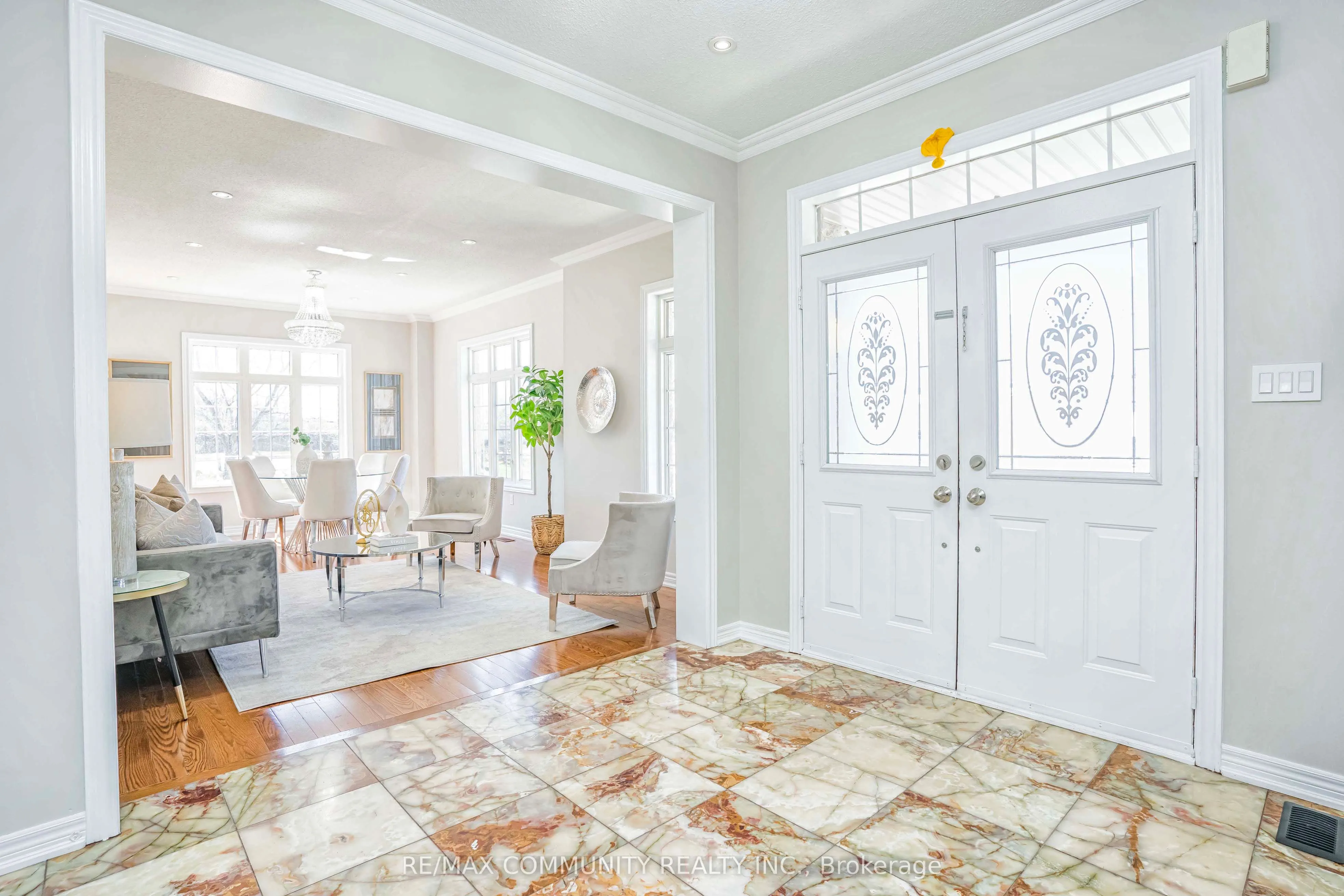 42 Reginald Lamb Crescent