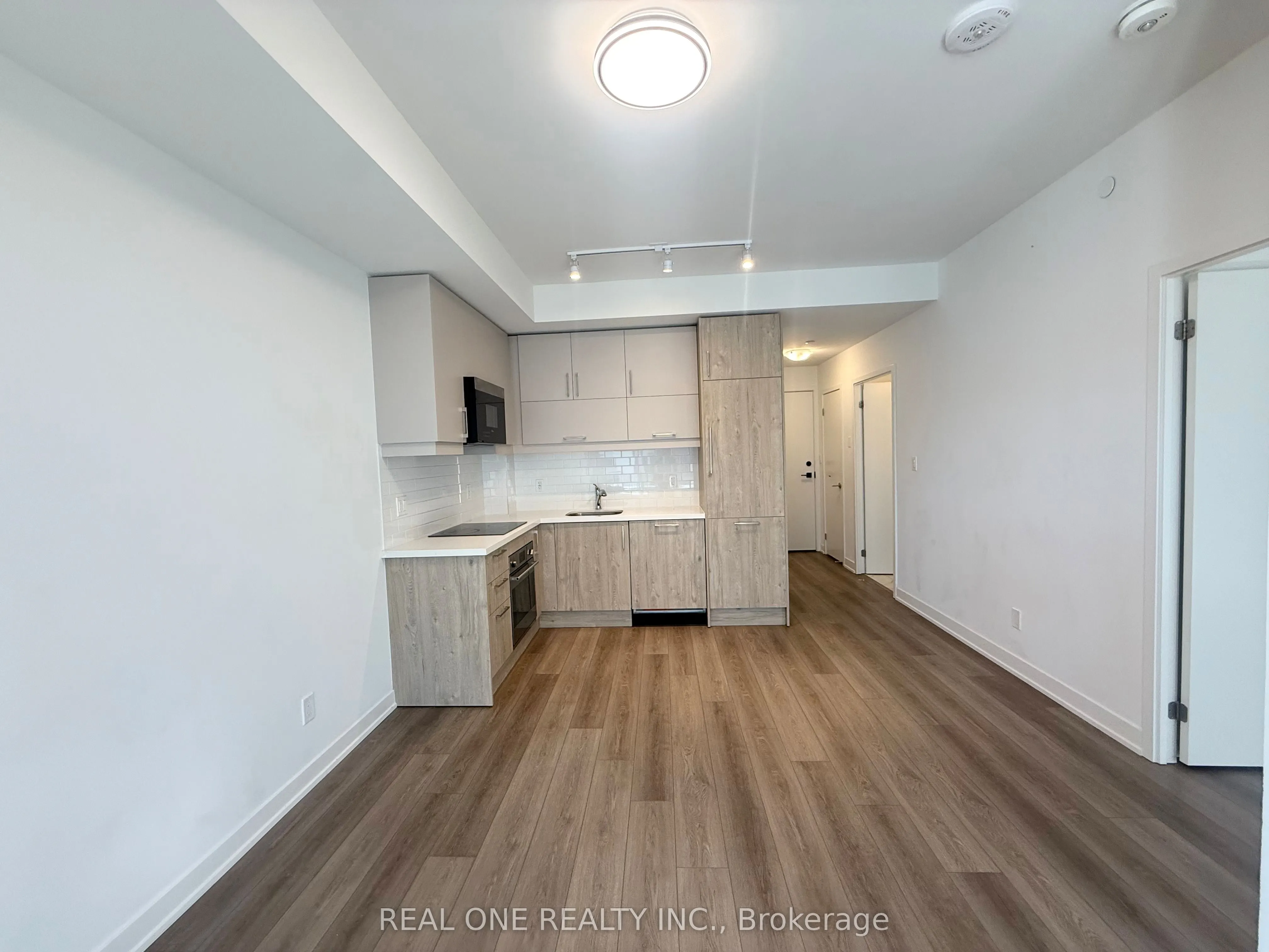 38 Simcoe Promenade, #C802