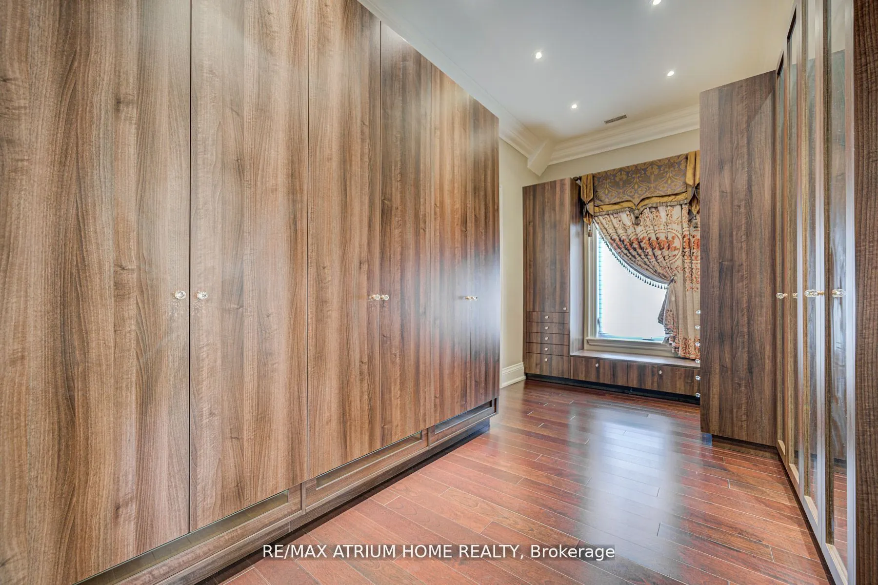 71 Grandvista Crescent