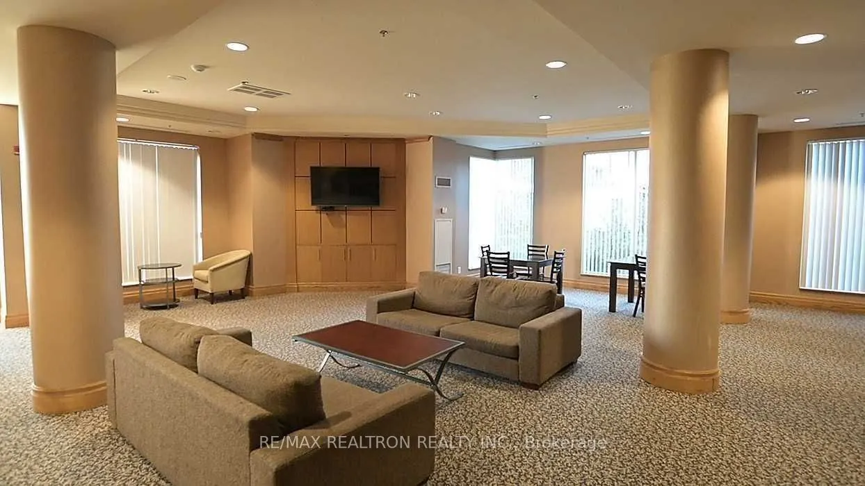 185 Oneida Crescent, #505