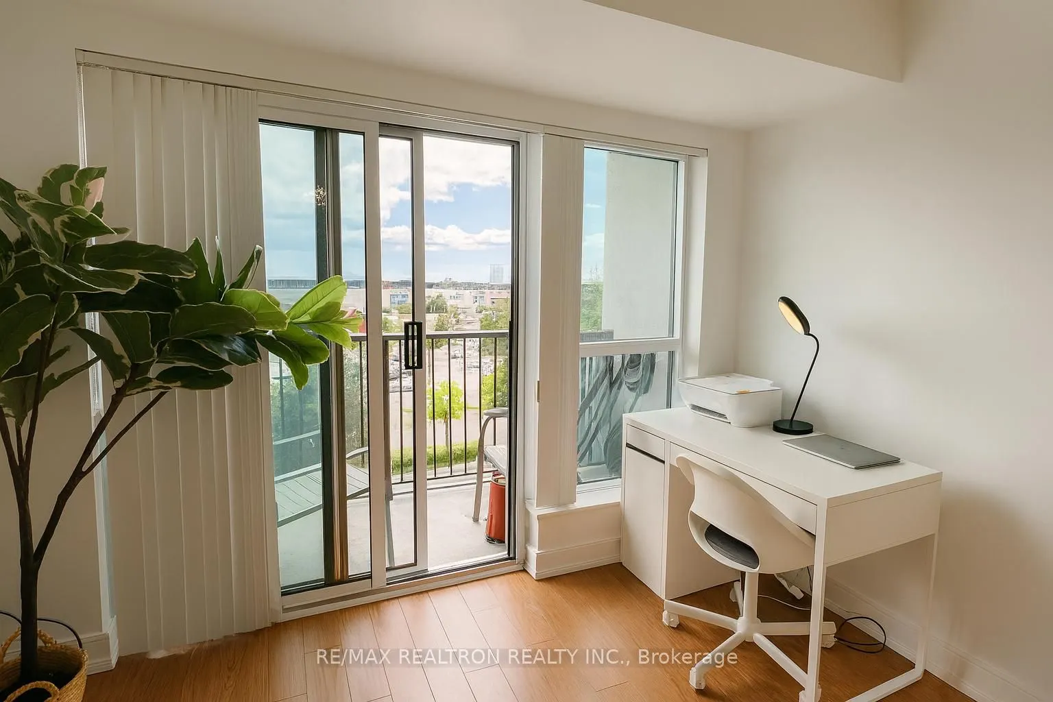 185 Oneida Crescent, #505