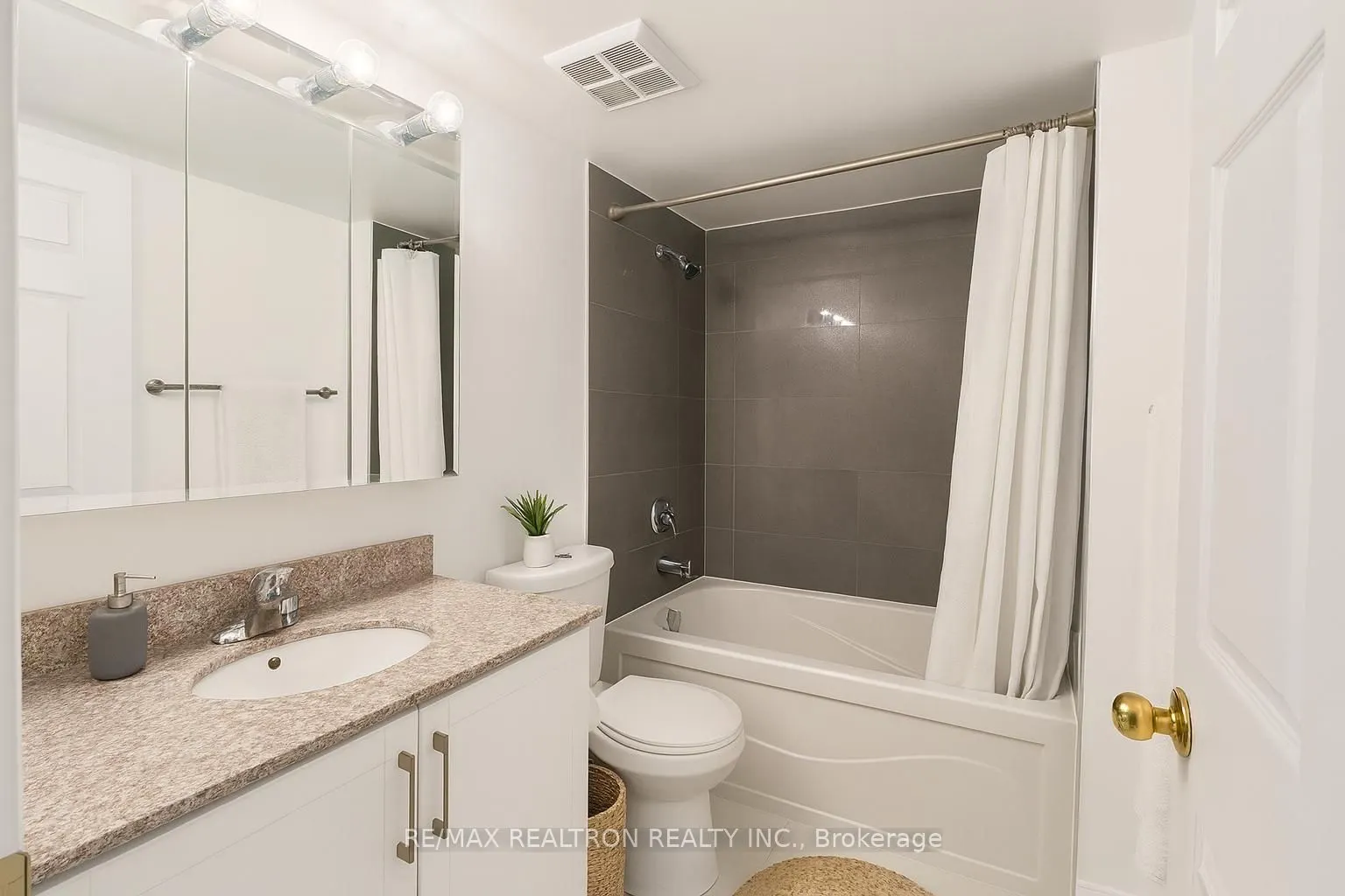 185 Oneida Crescent, #505