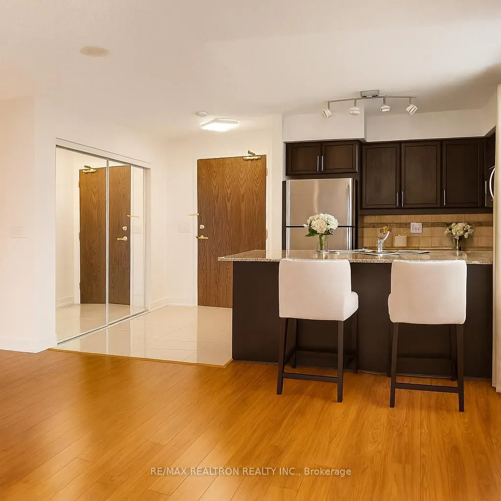 185 Oneida Crescent, #505