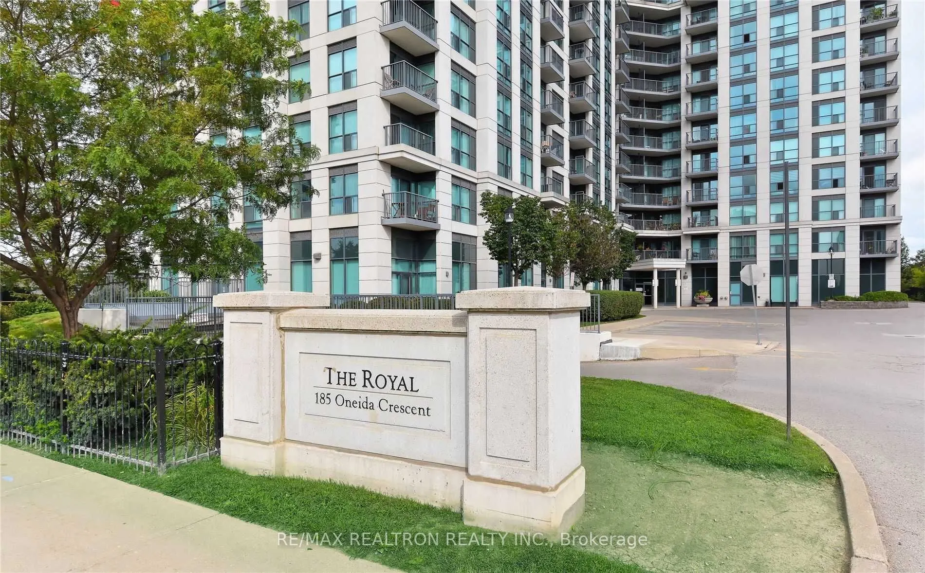 185 Oneida Crescent, #505