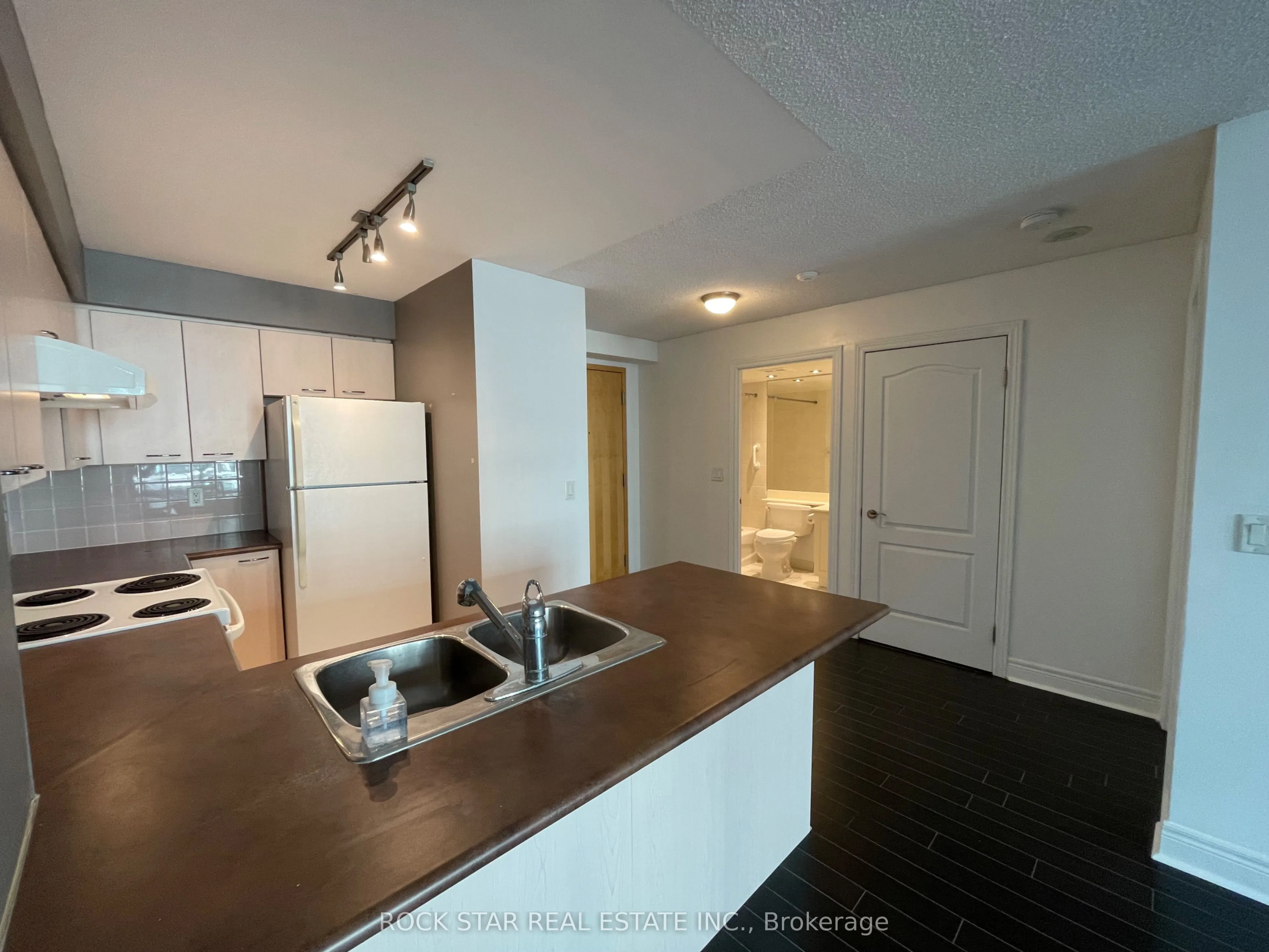 48 Suncrest Boulevard, #515