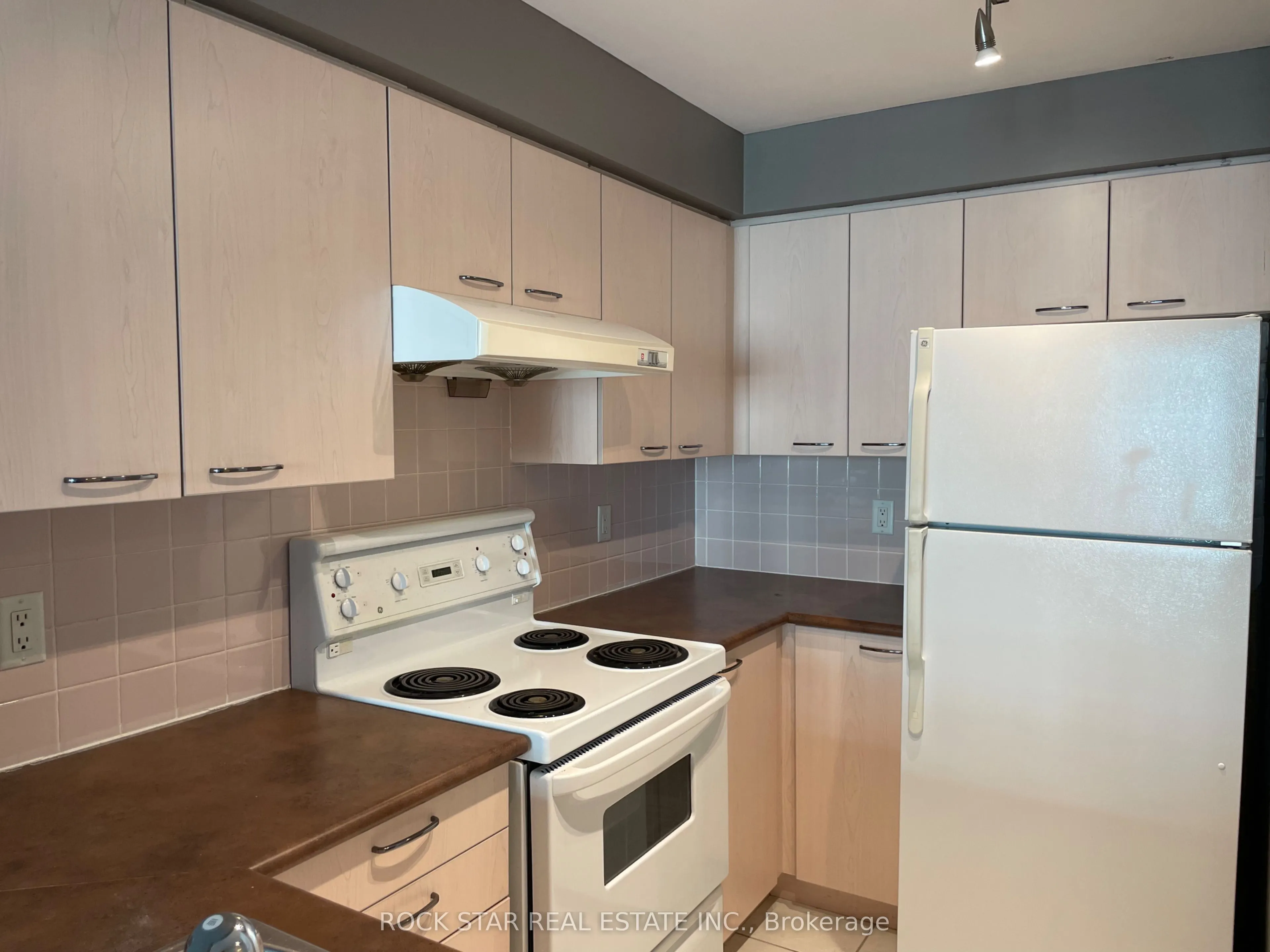 48 Suncrest Boulevard, #515