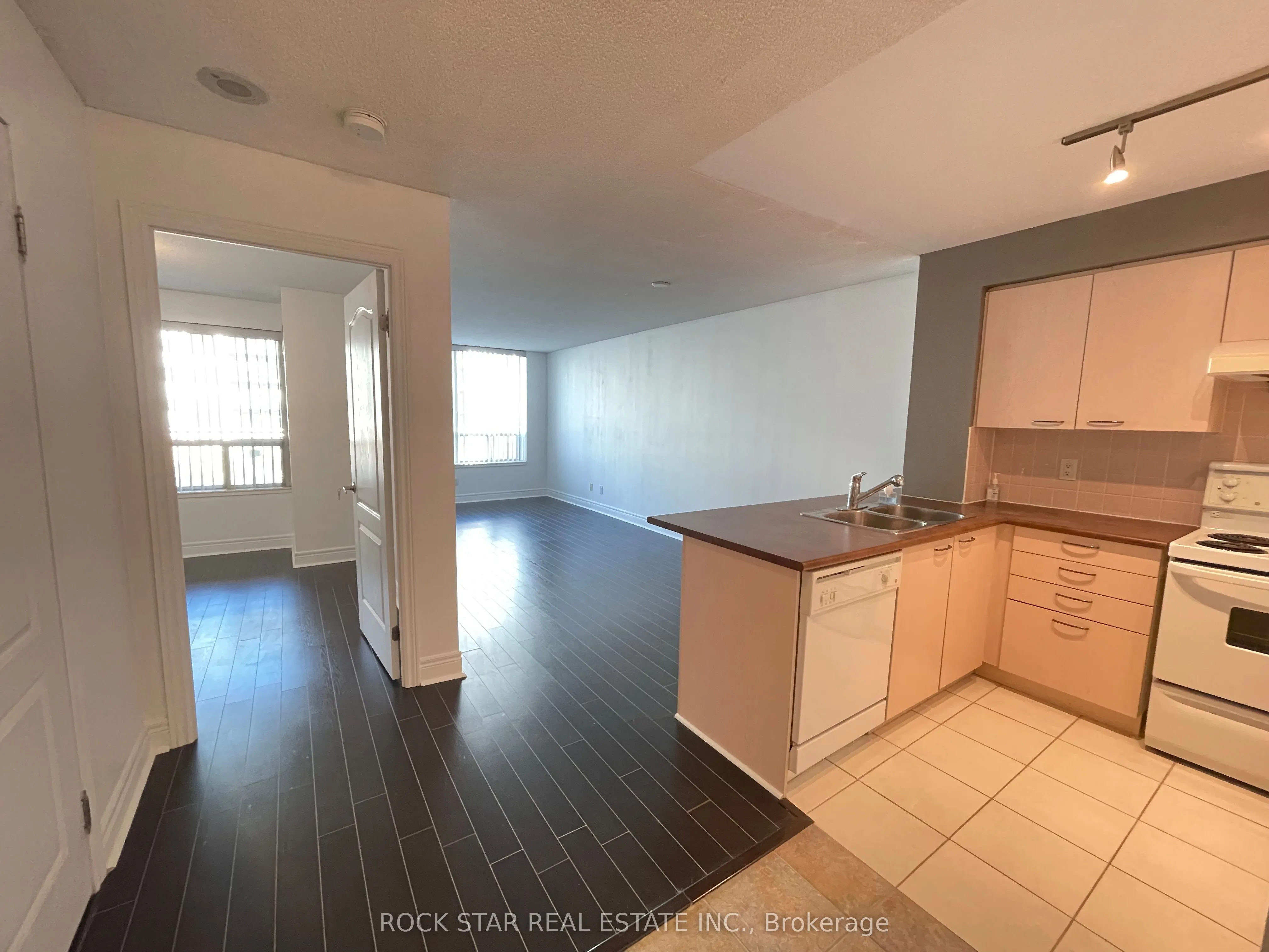 48 Suncrest Boulevard, #515