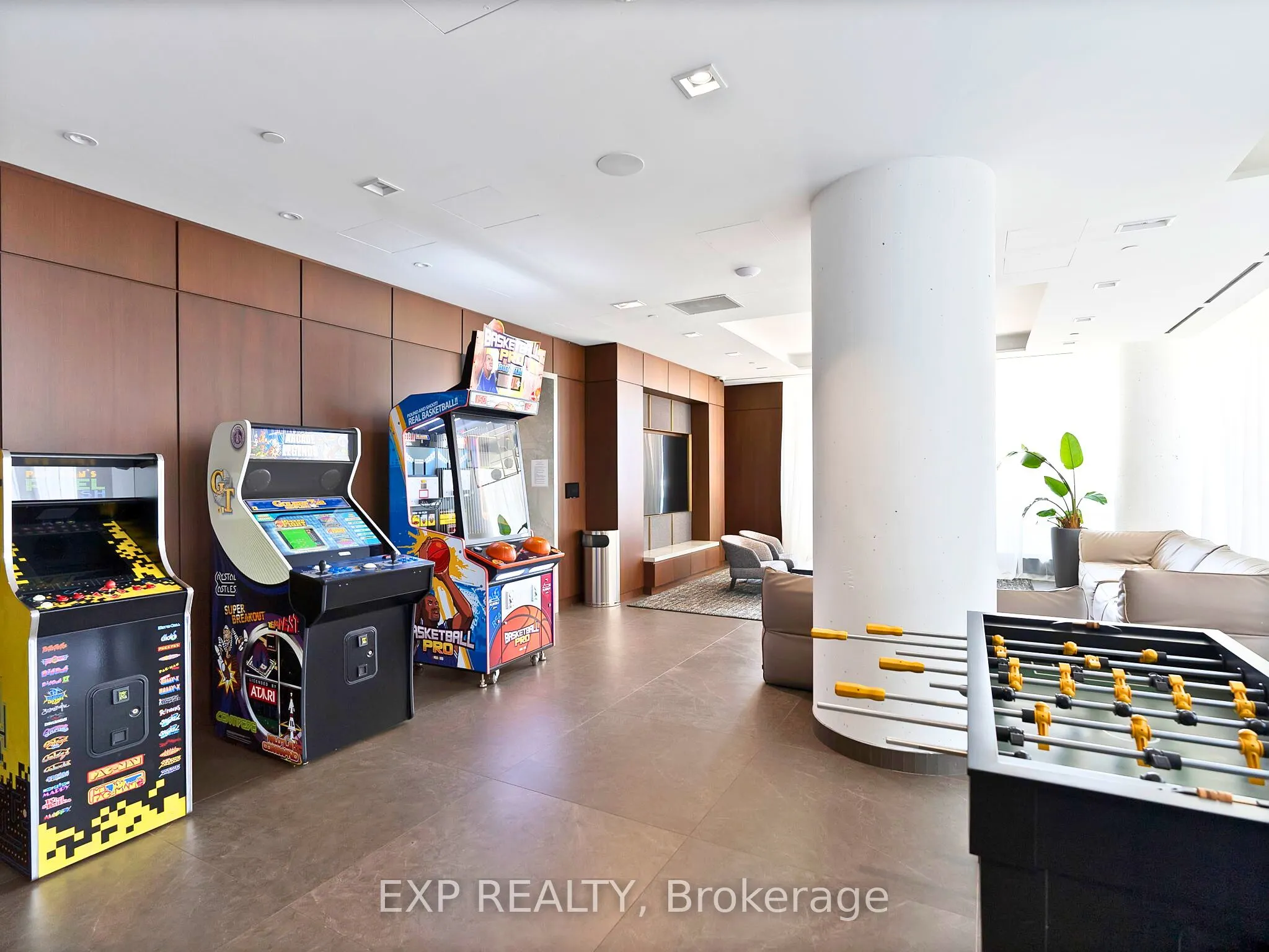 950 Portage Parkway, #Unit 811