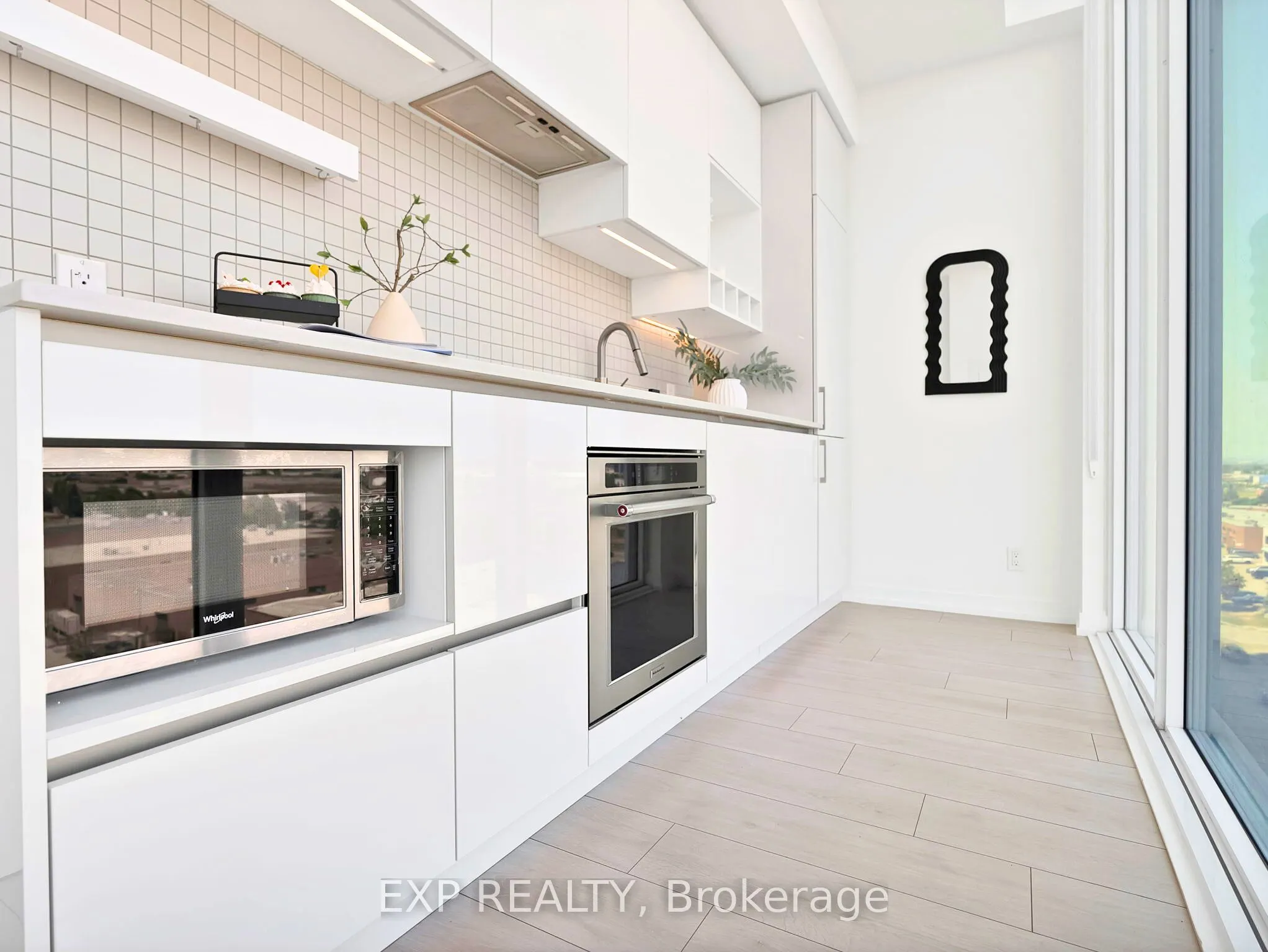 950 Portage Parkway, #Unit 811