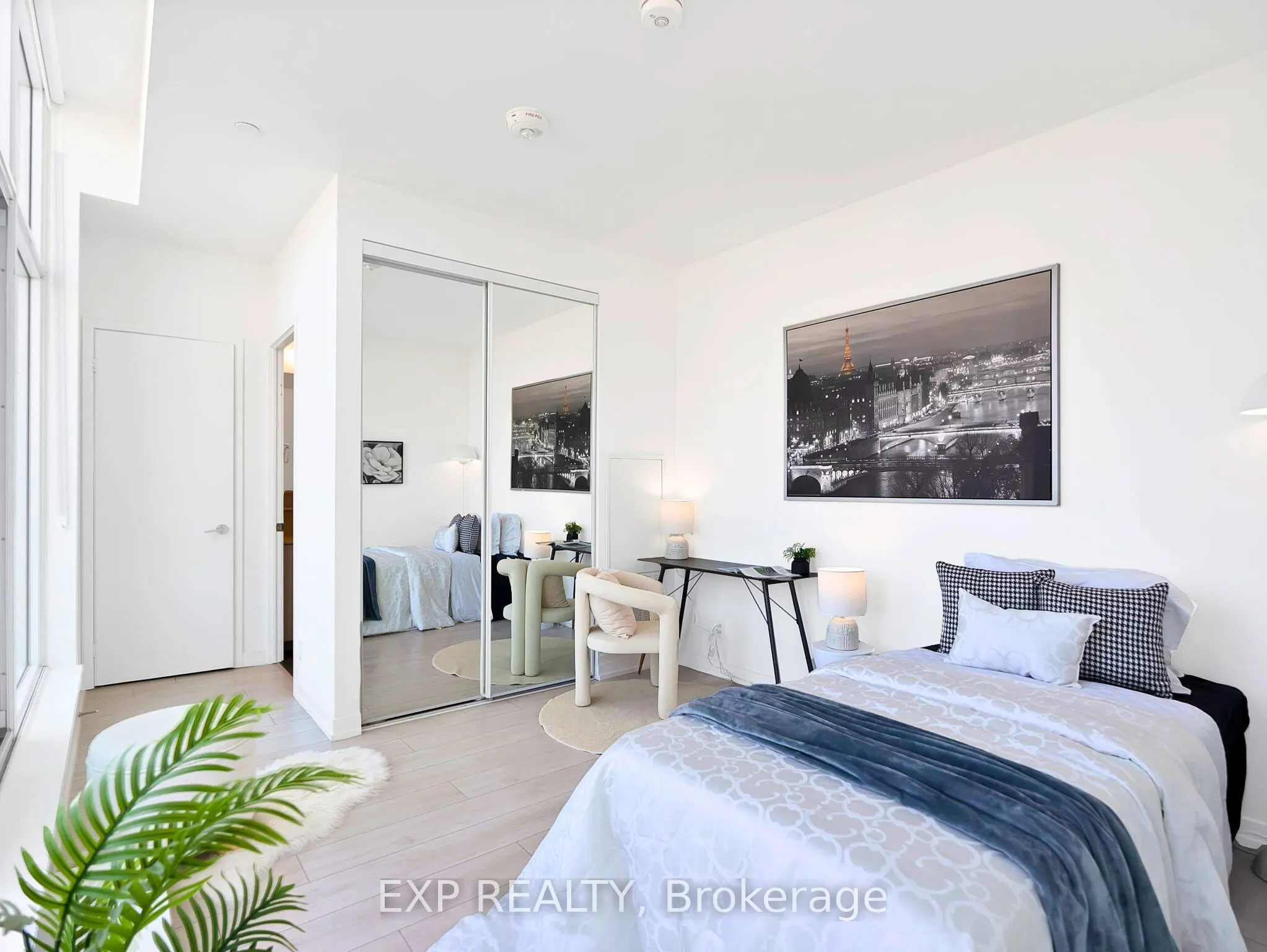 950 Portage Parkway, #Unit 811