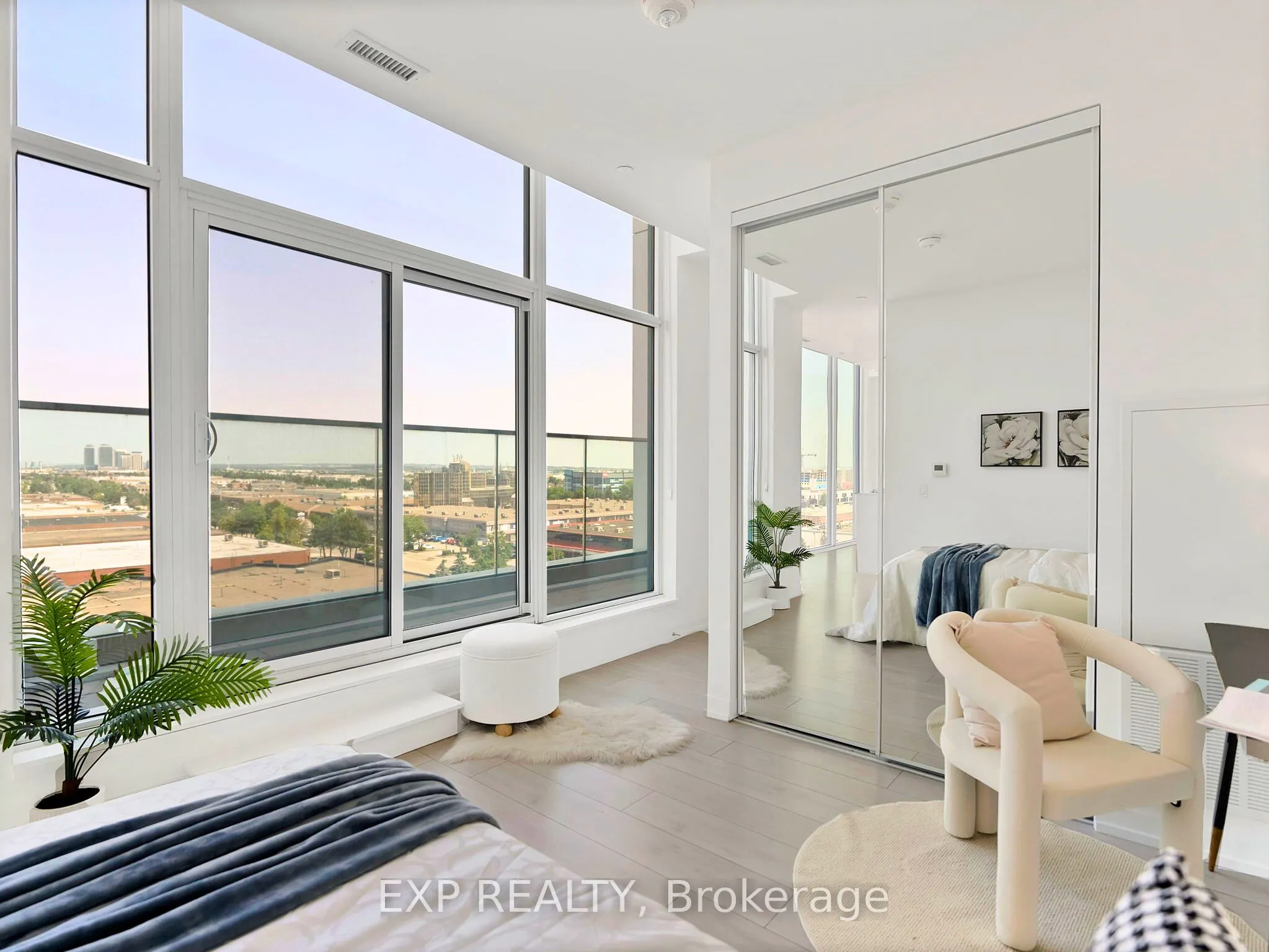 950 Portage Parkway, #Unit 811