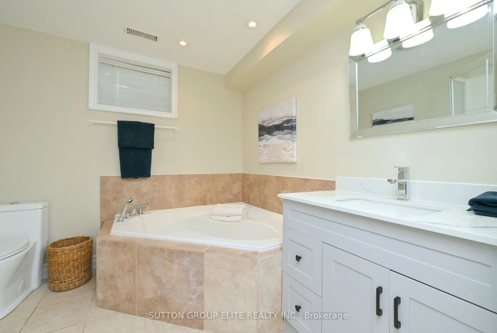 2129 Chantler Street