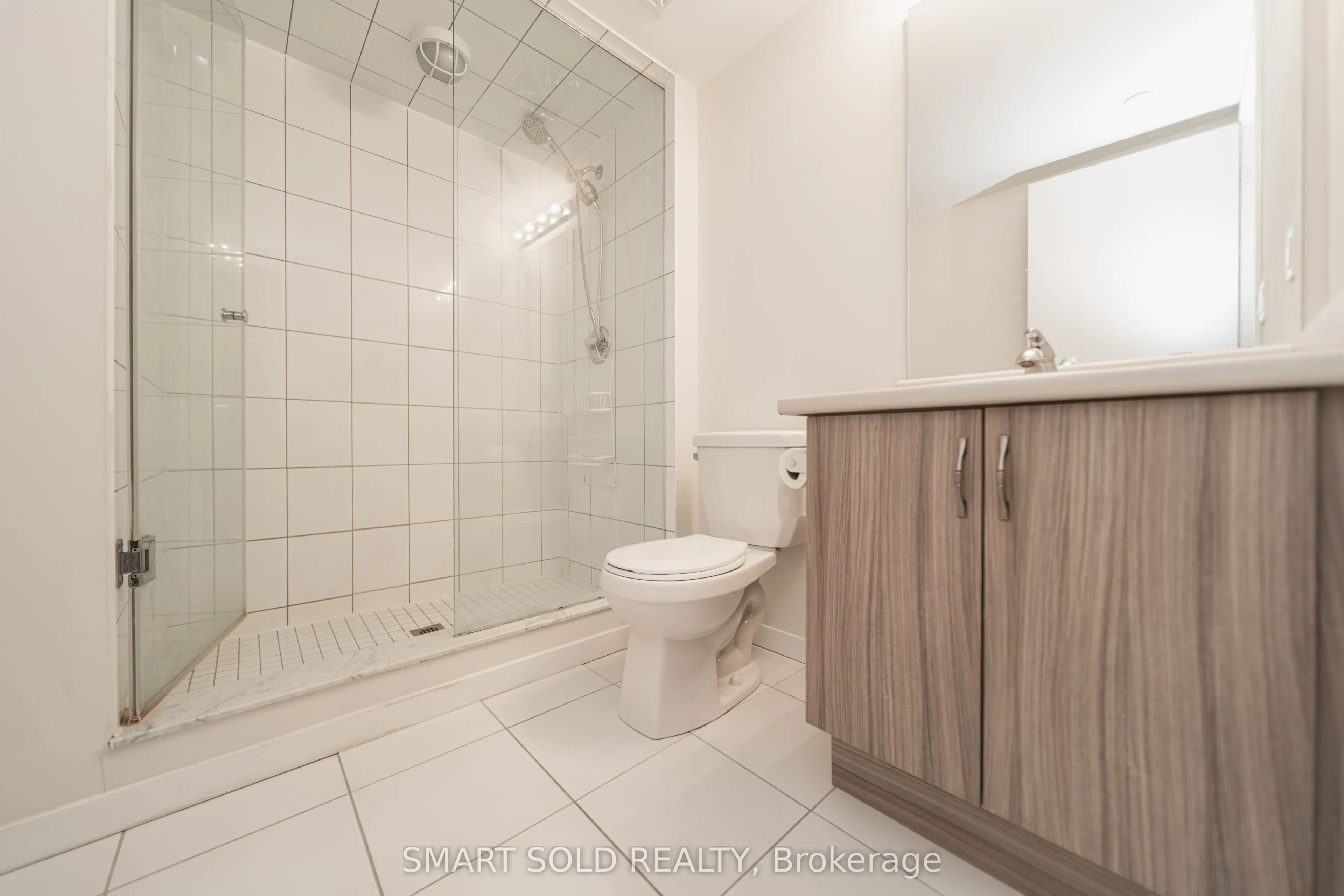 600 Alex Gardner Circle, #107