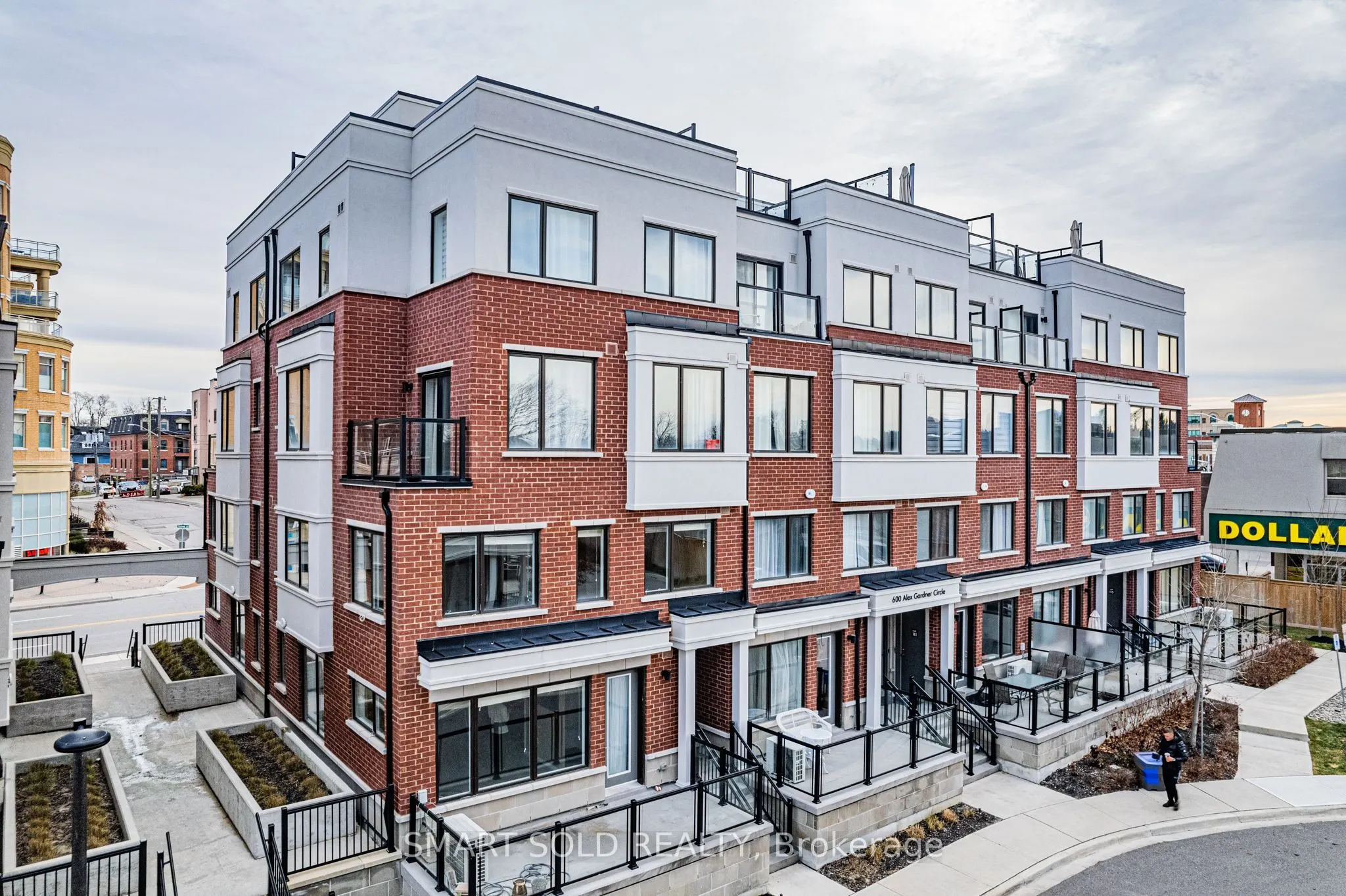 600 Alex Gardner Circle, #107