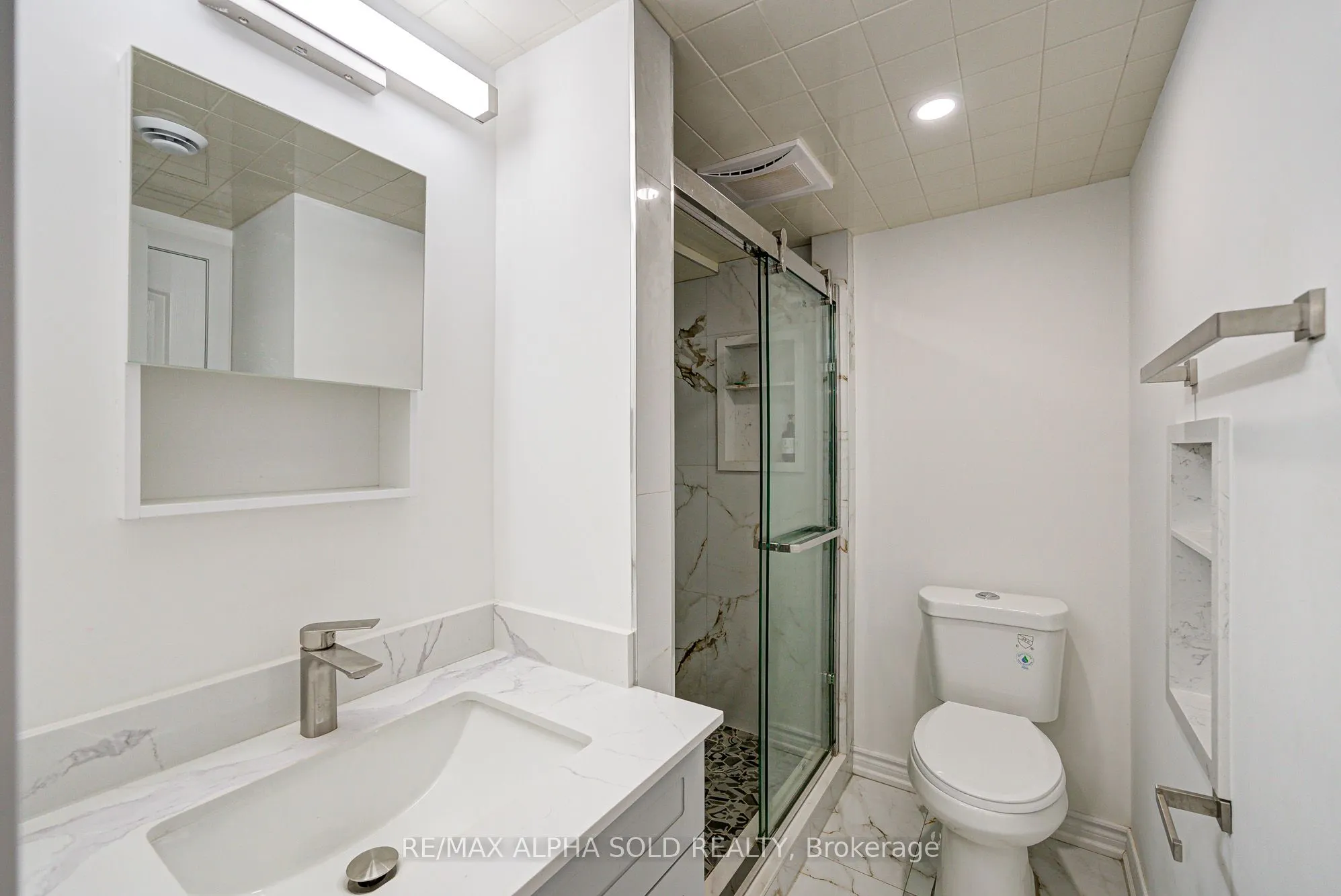 16 Arrowflight Drive