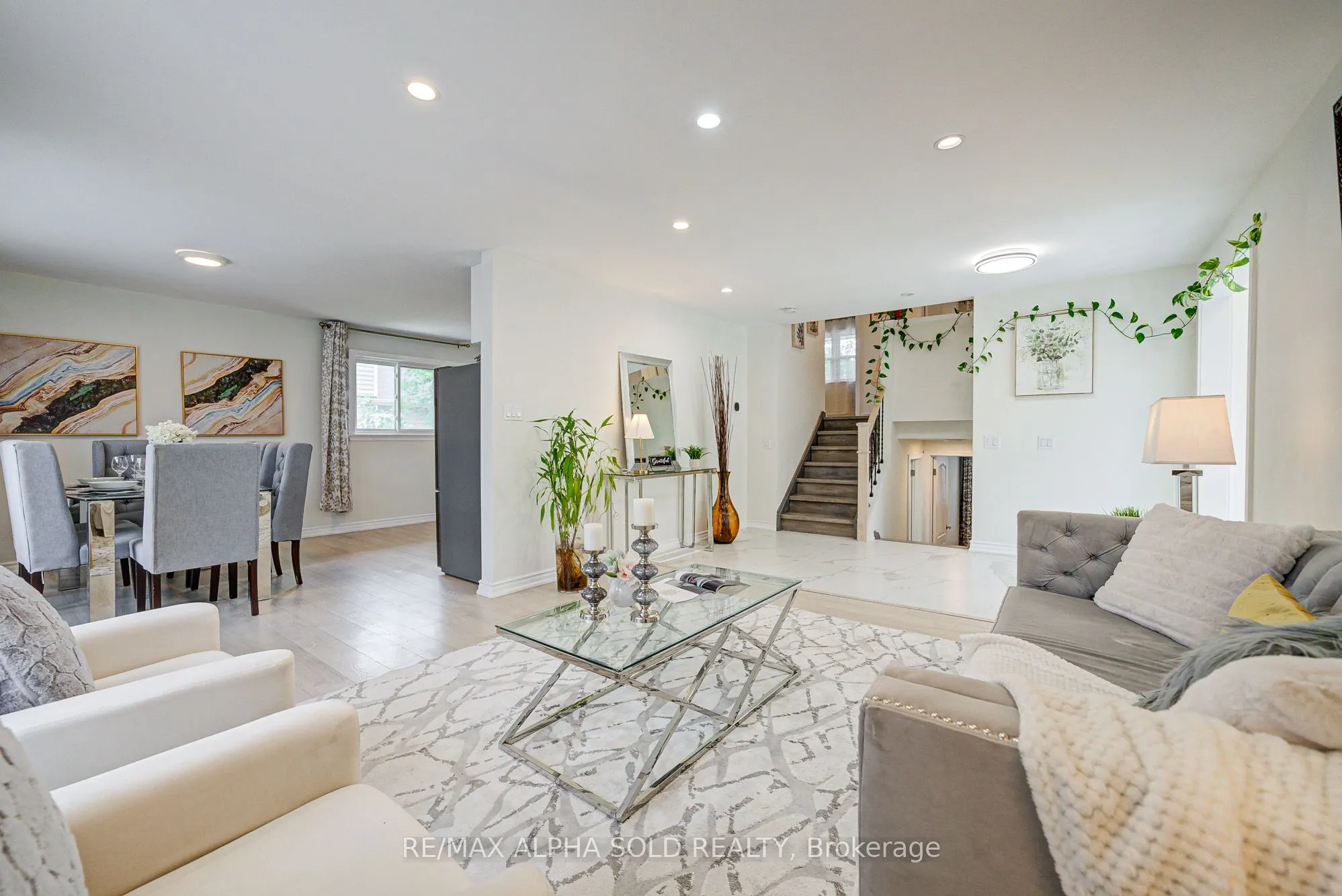 16 Arrowflight Drive