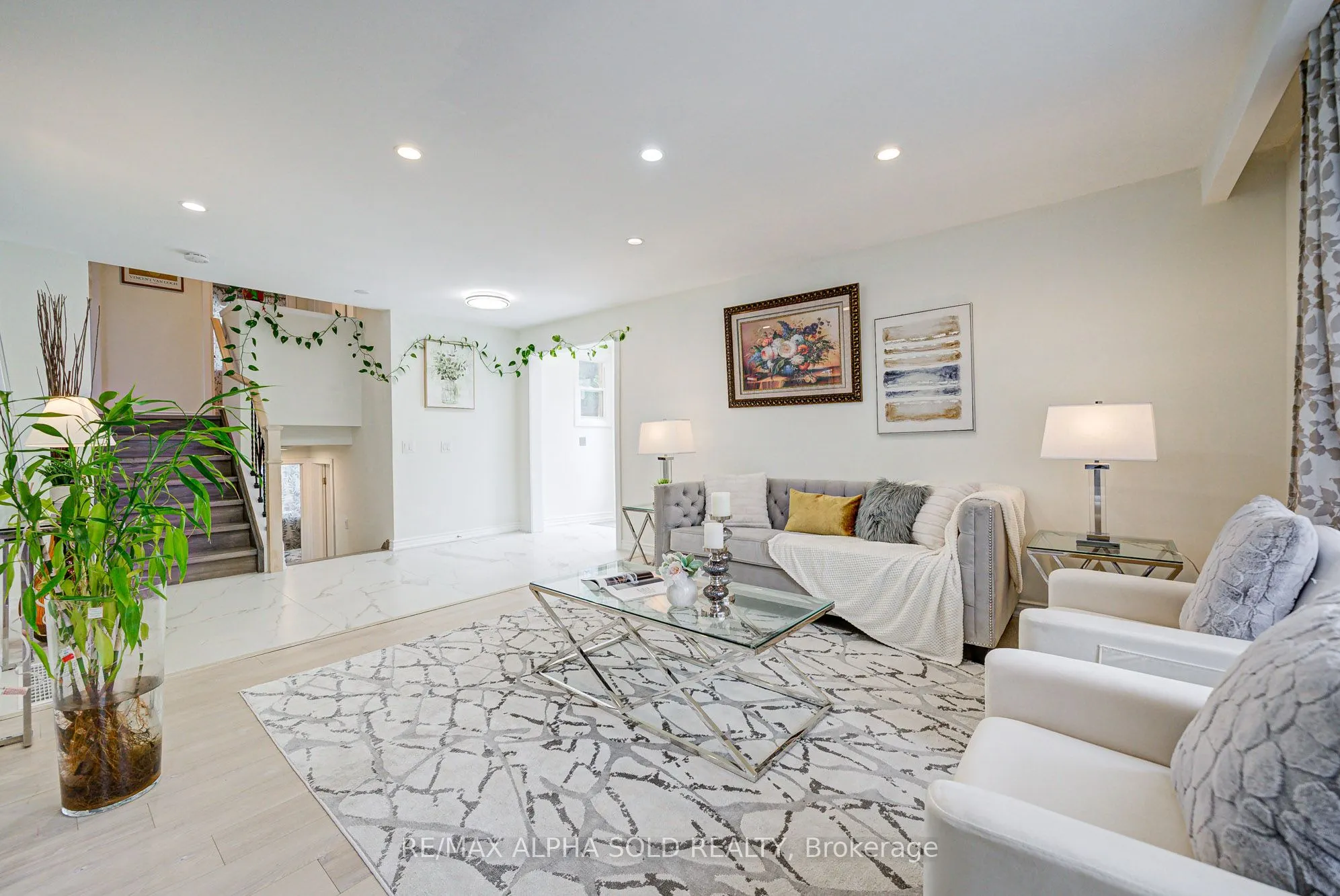 16 Arrowflight Drive