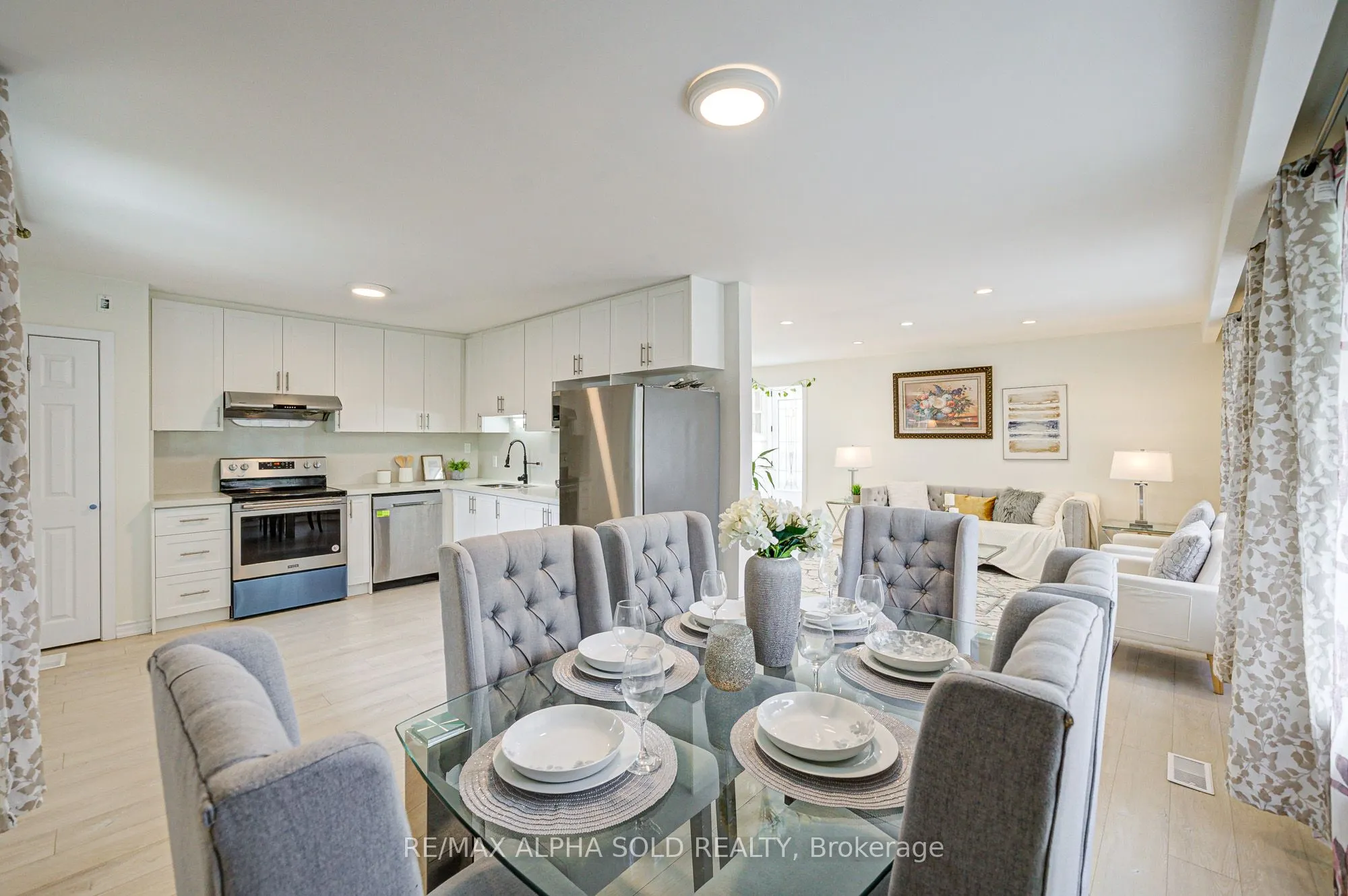 16 Arrowflight Drive