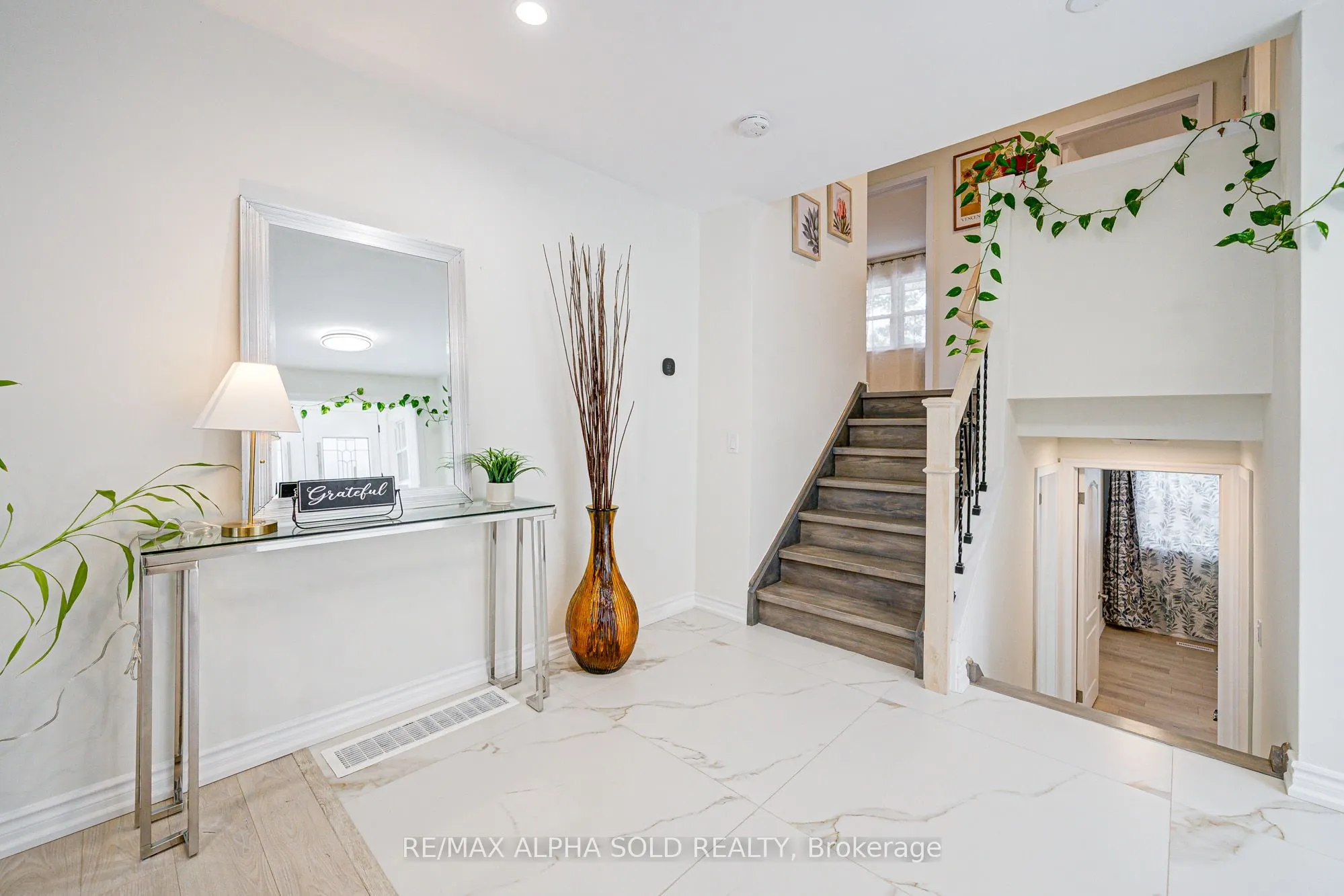 16 Arrowflight Drive