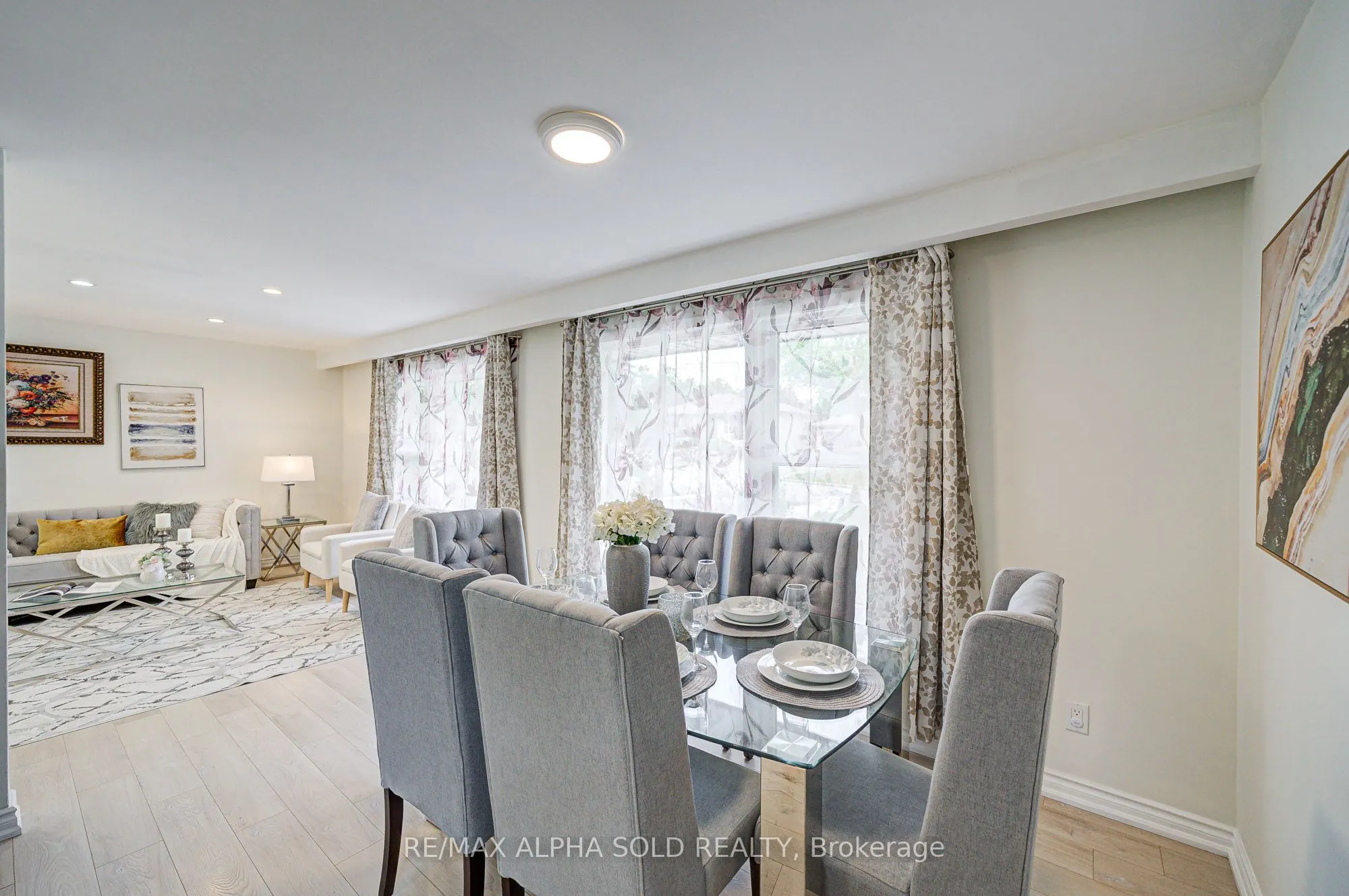 16 Arrowflight Drive