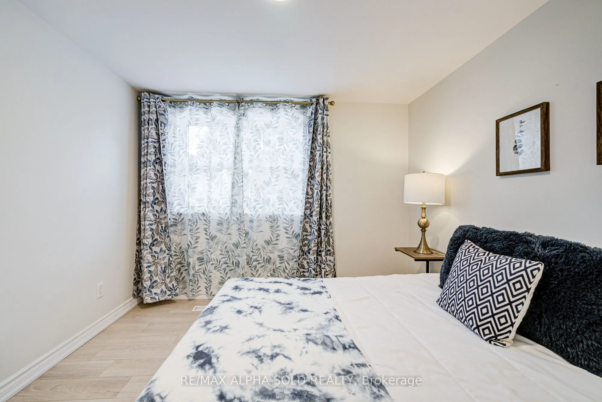 16 Arrowflight Drive