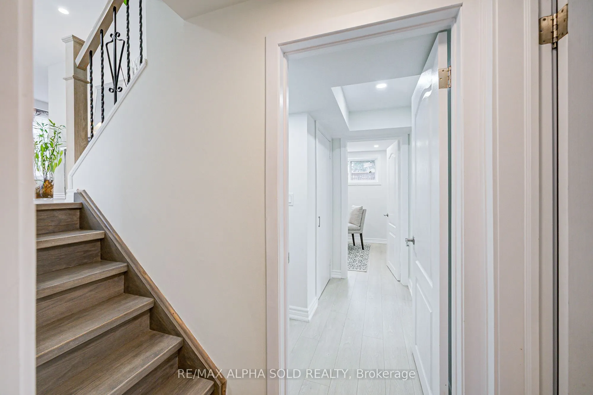 16 Arrowflight Drive