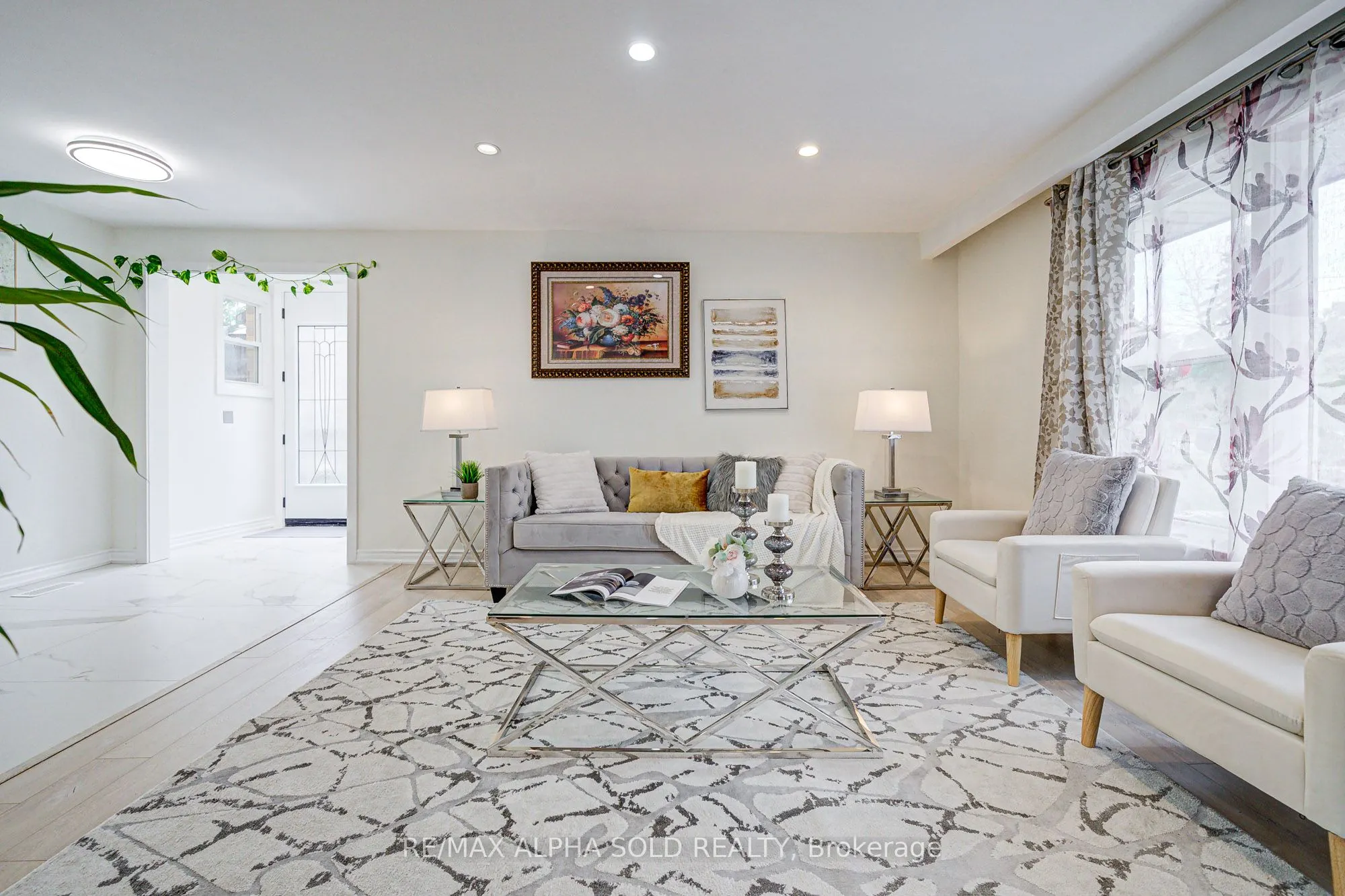 16 Arrowflight Drive