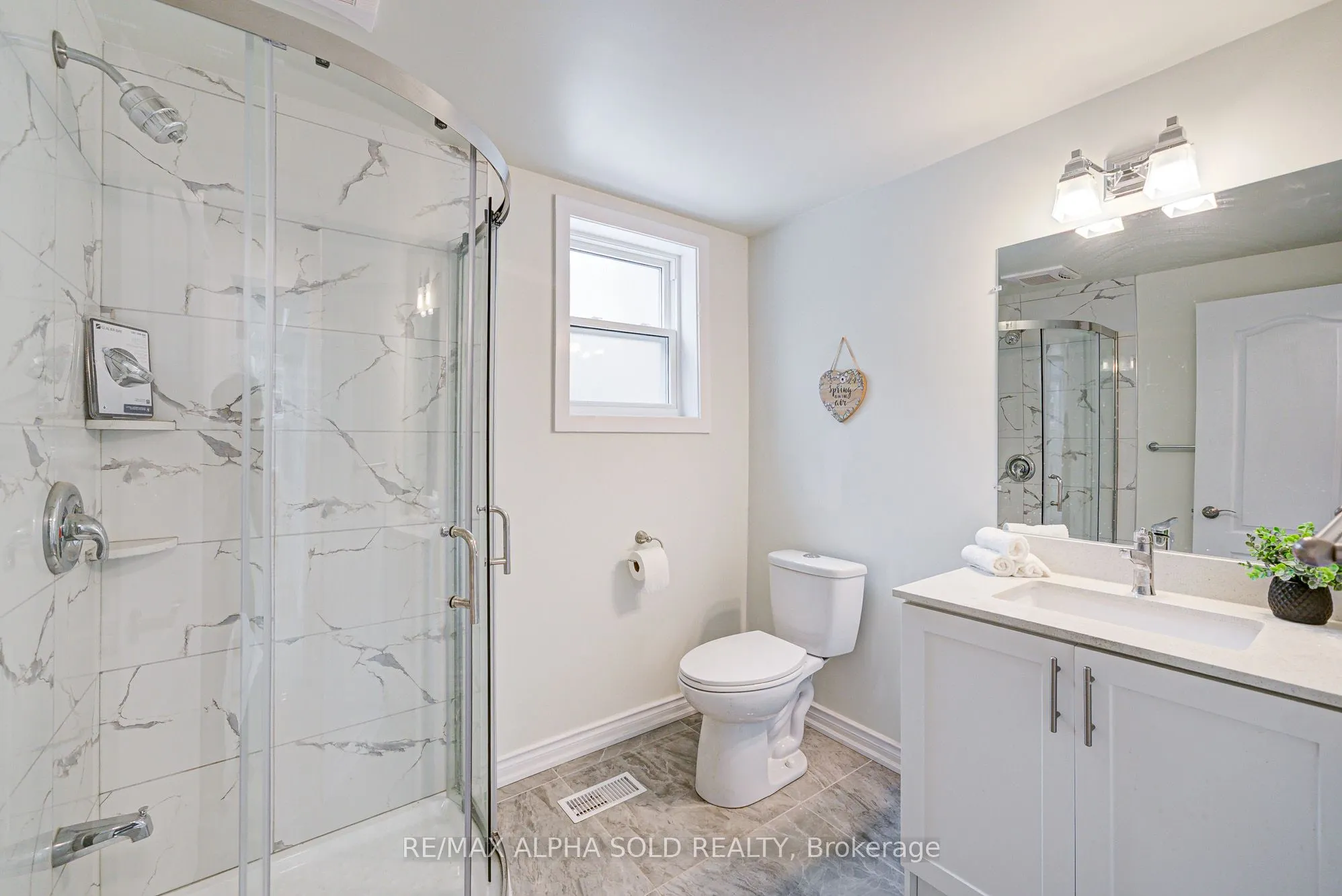 16 Arrowflight Drive