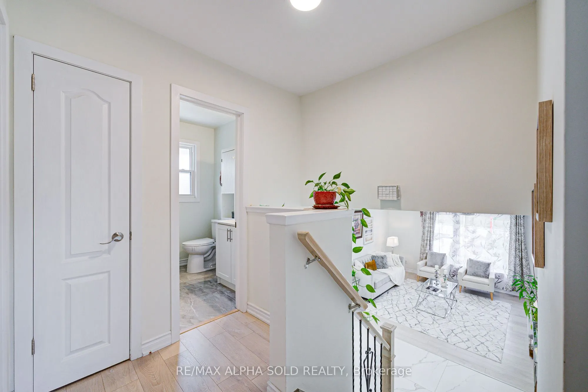 16 Arrowflight Drive