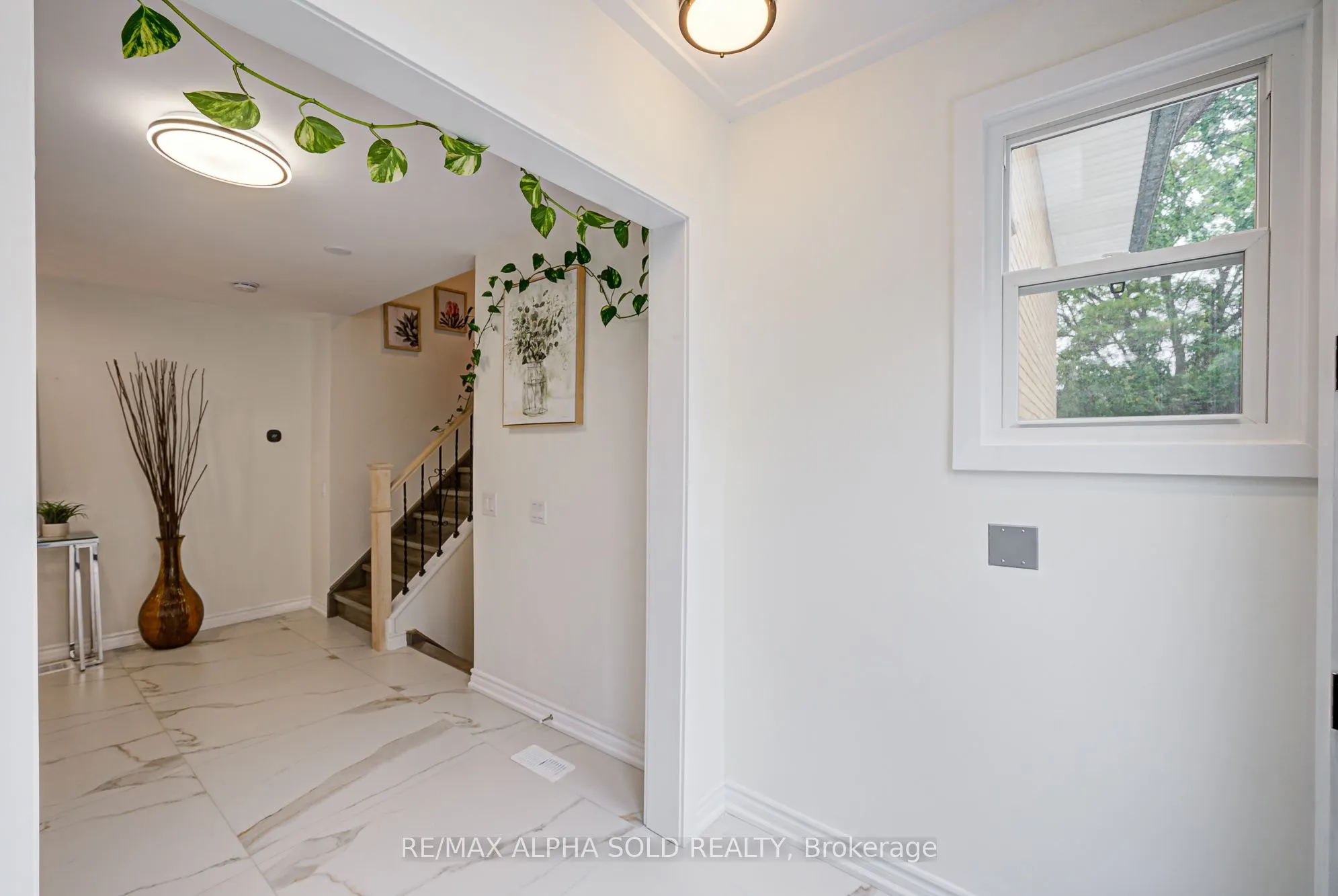 16 Arrowflight Drive