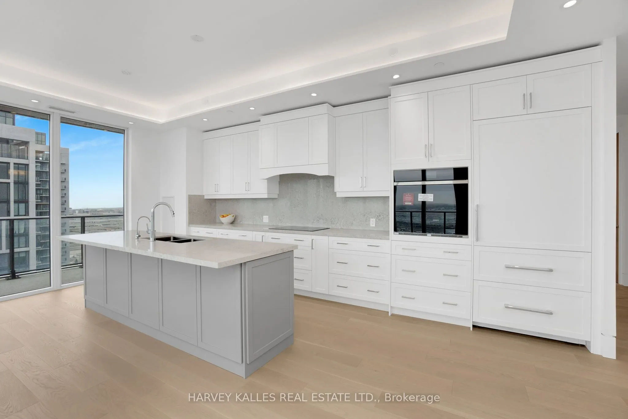 9000 Jane Street, #PH 102