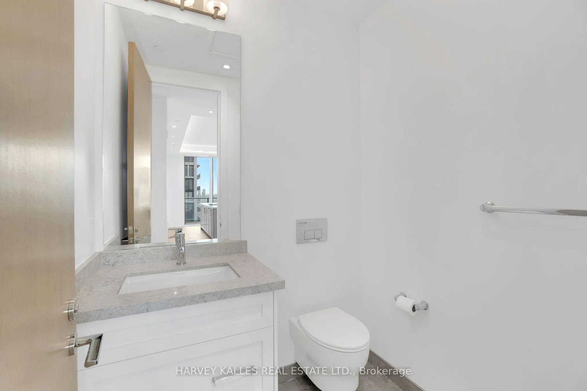 9000 Jane Street, #PH 102