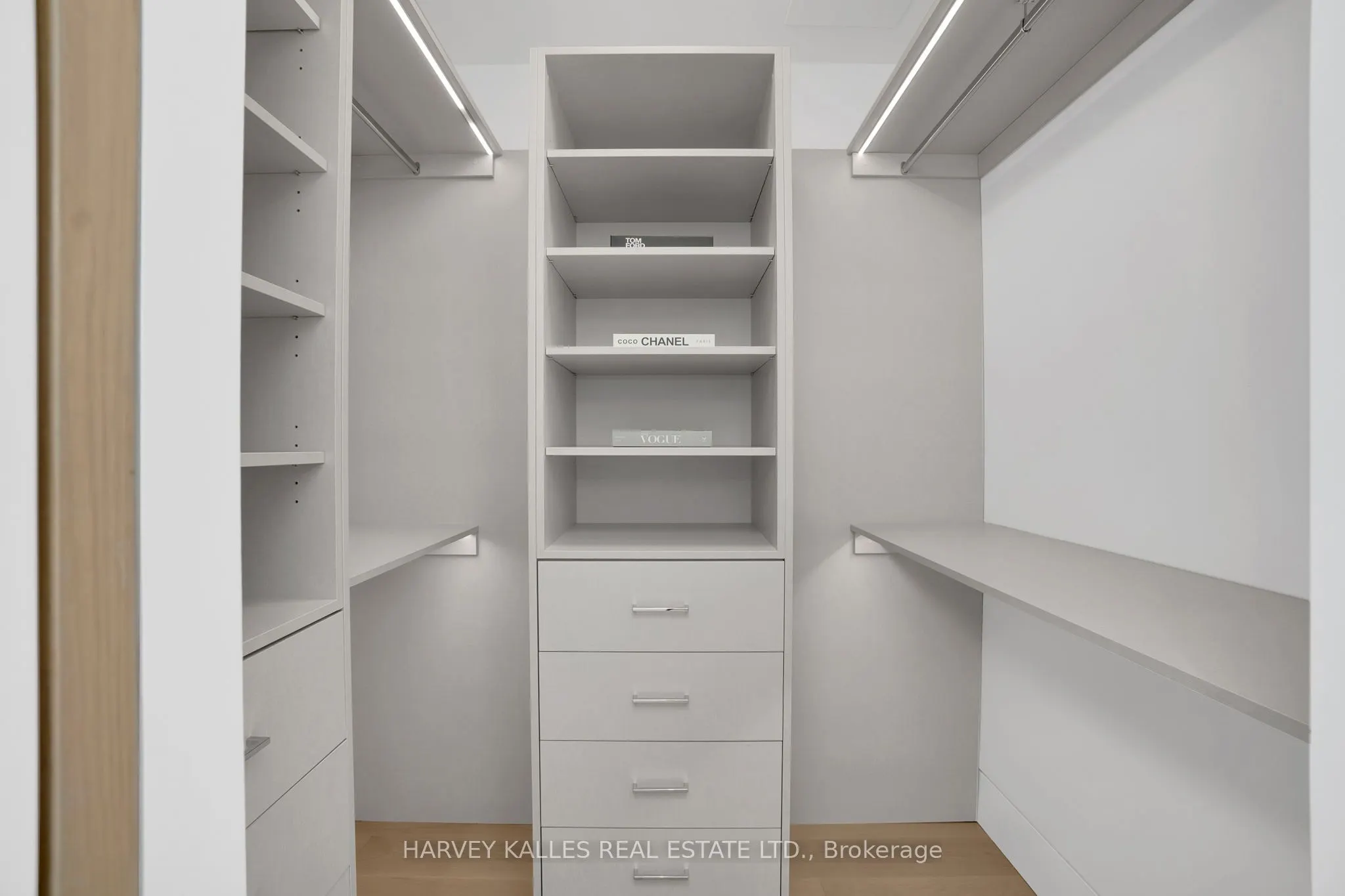 9000 Jane Street, #PH 102