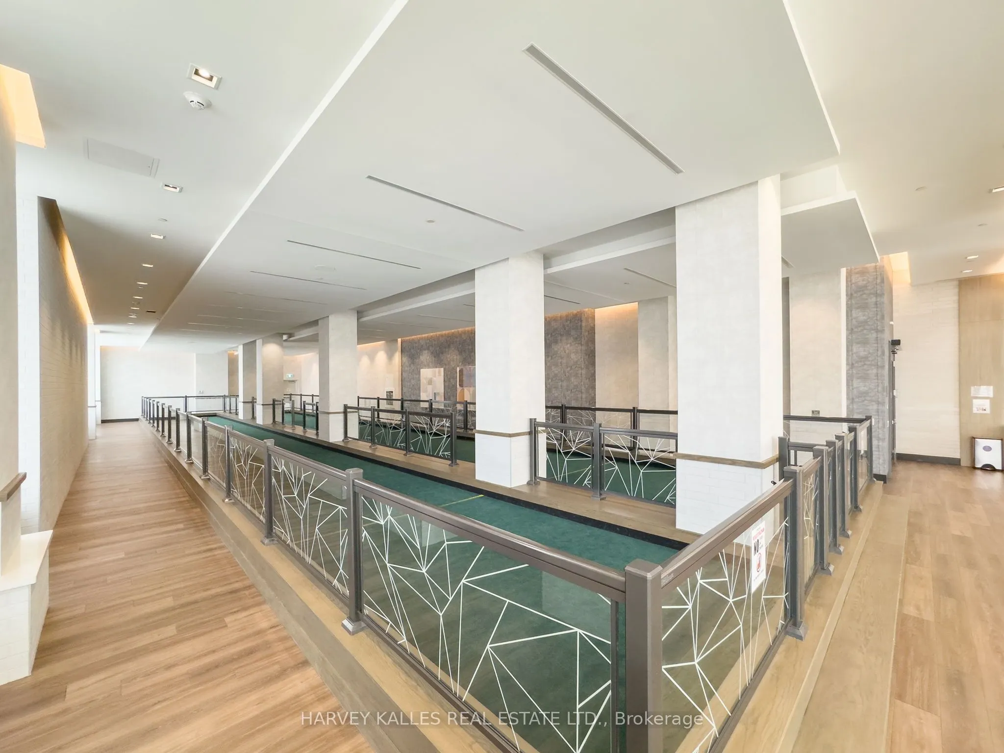 9000 Jane Street, #PH 102