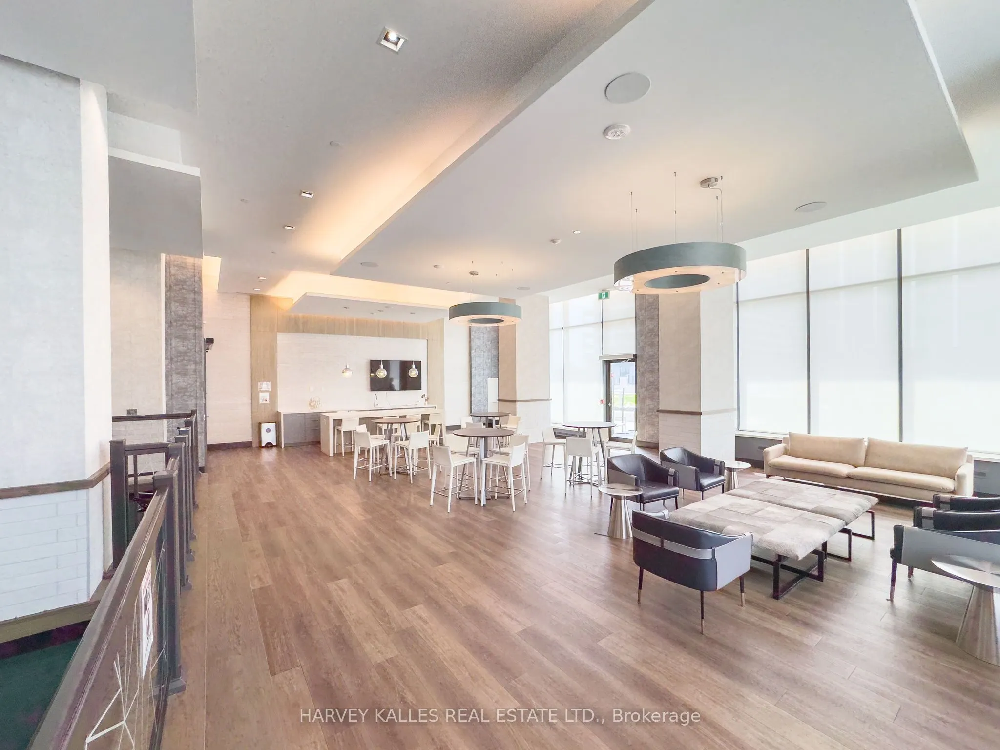 9000 Jane Street, #PH 102