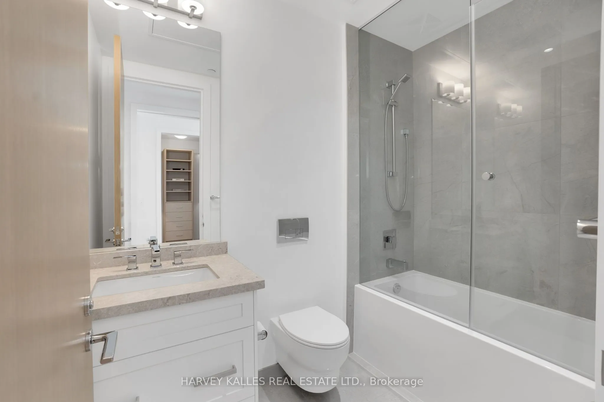 9000 Jane Street, #PH 102