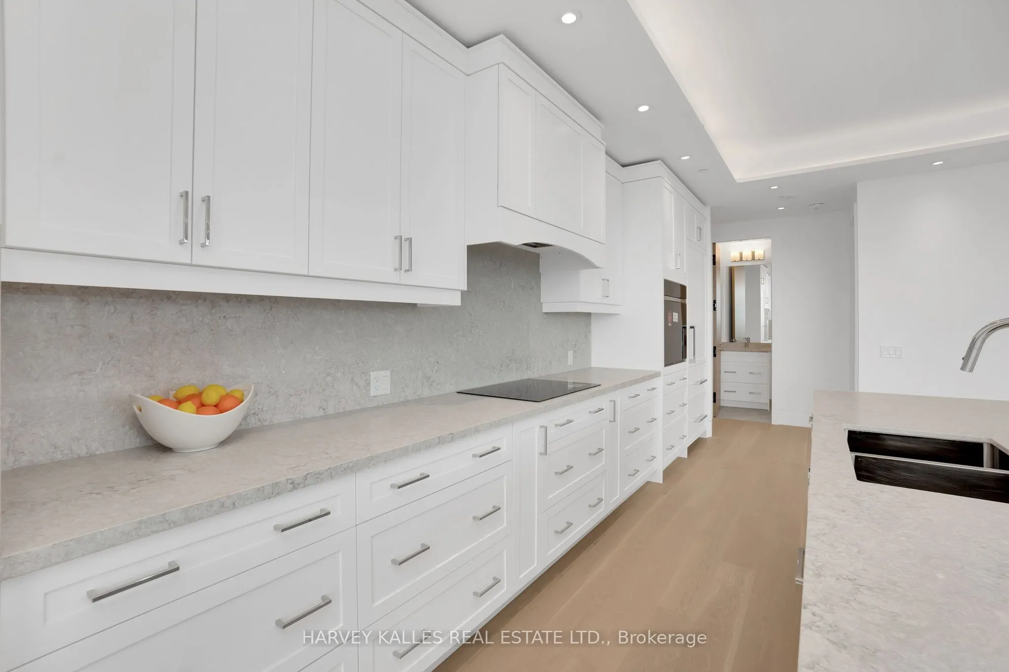 9000 Jane Street, #PH 102