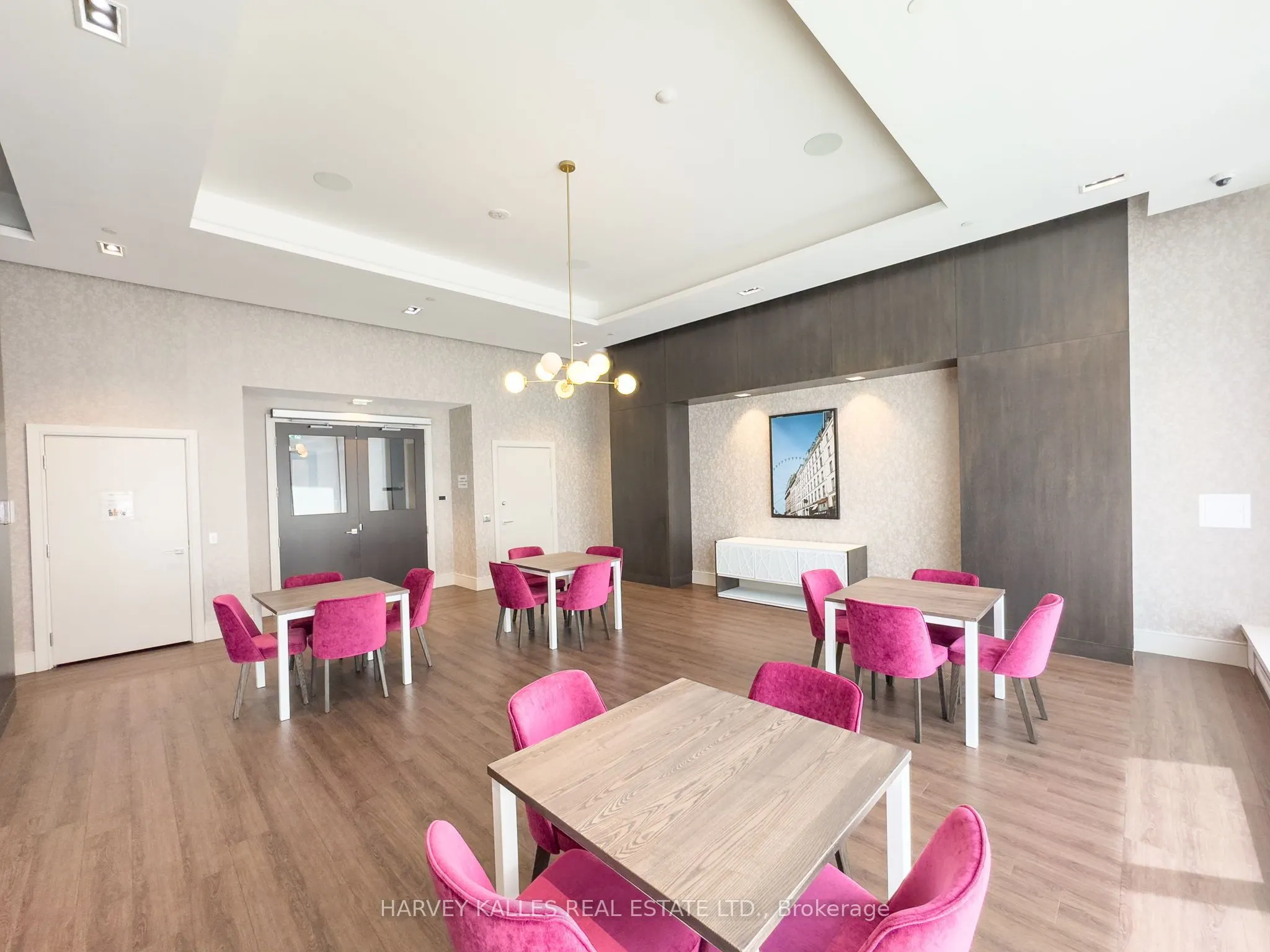 9000 Jane Street, #PH 102