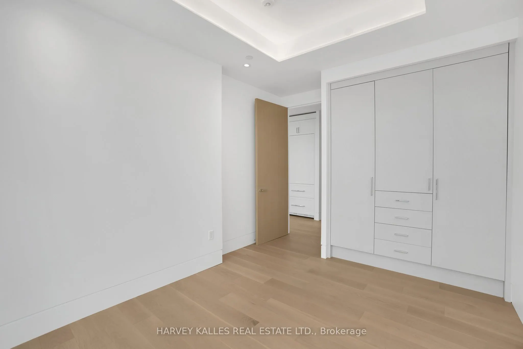 9000 Jane Street, #PH 102