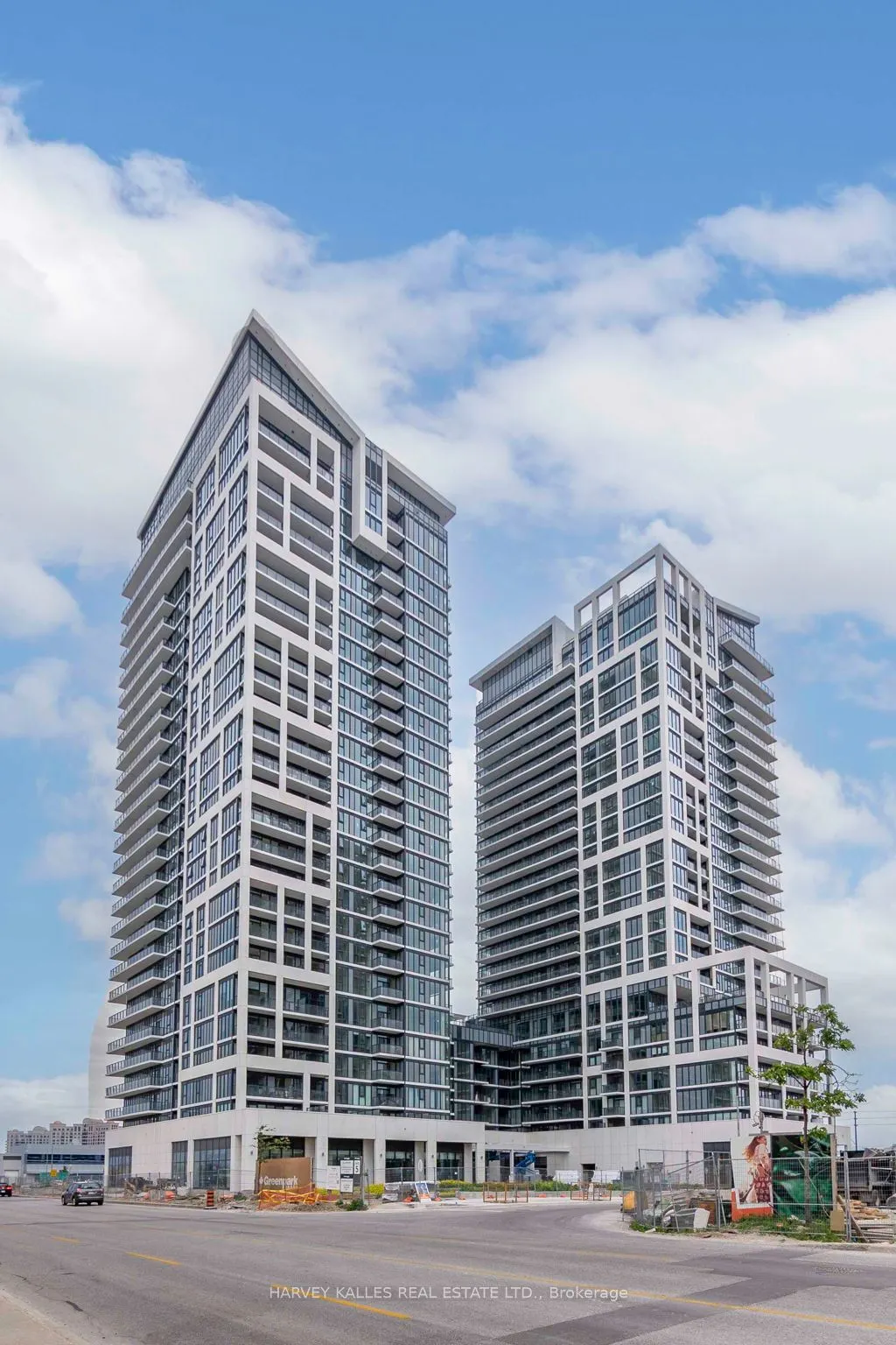 9000 Jane Street, #PH 102